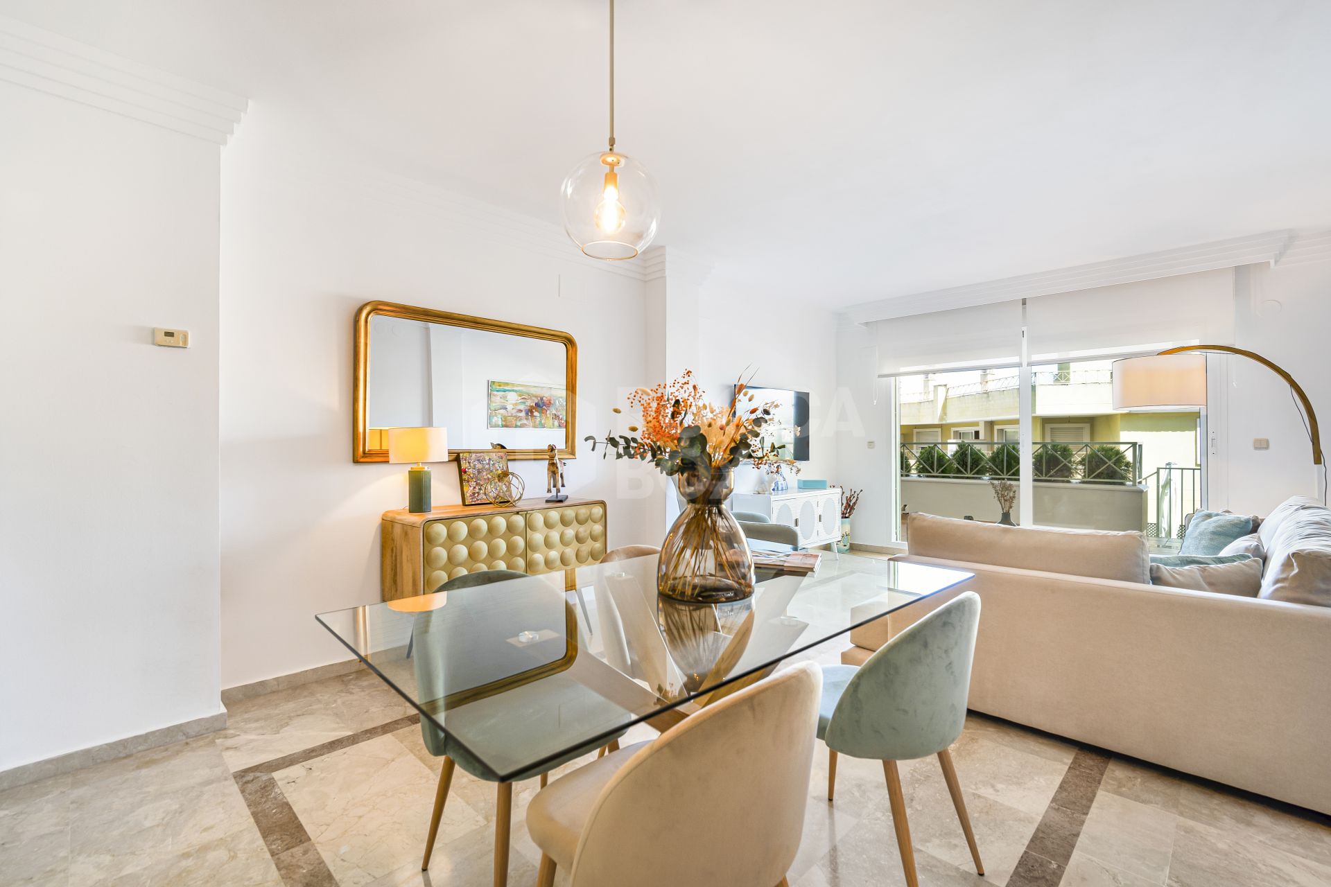 Beautifully reformed one bedroom, elevated ground floor apartment in the gated community of Brisas de Los Naranjos, Nueva Andalucia