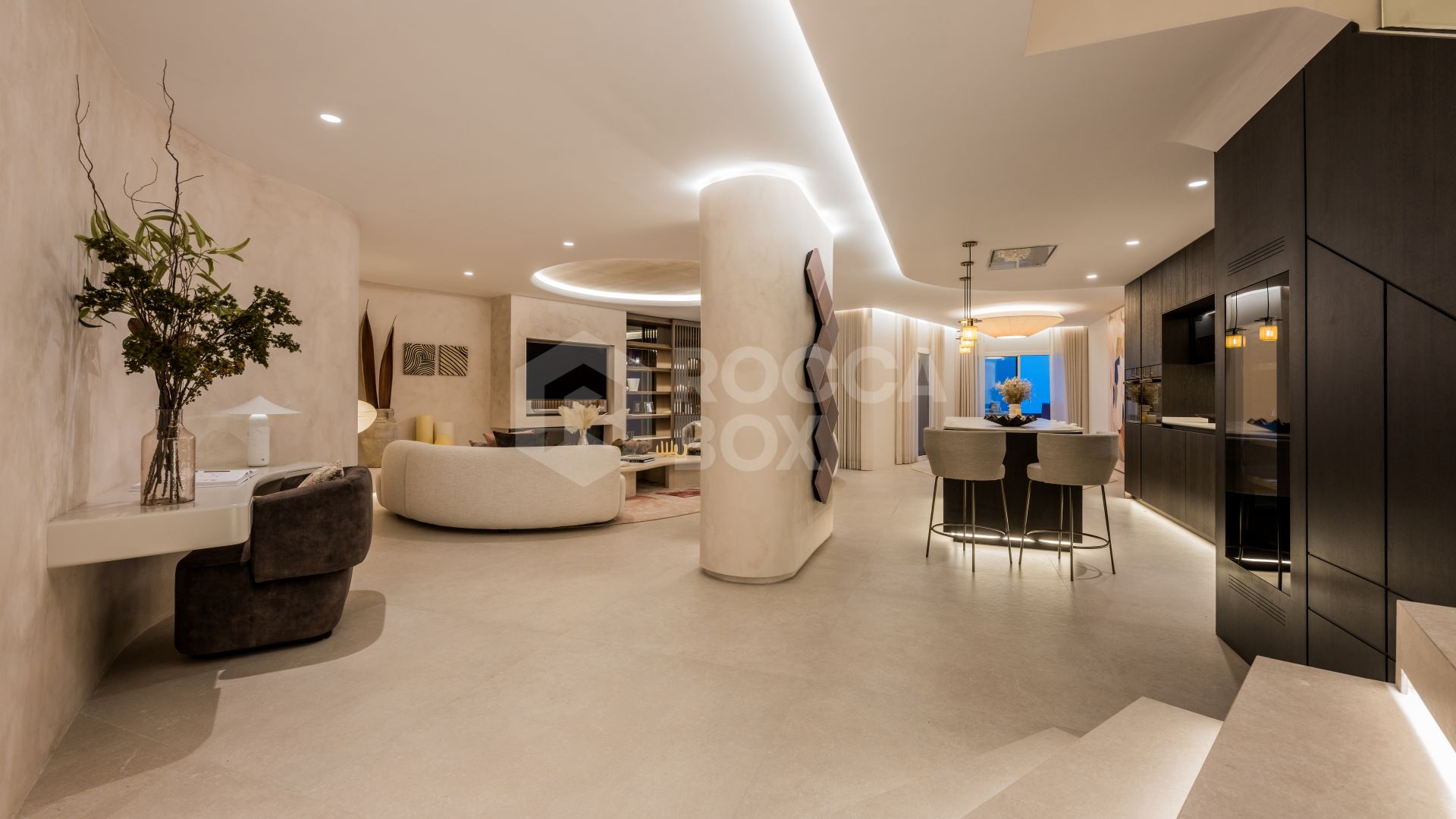 Exquisite four-bedroom, frontline beach duplex penthouse in La Morera, Reserva de Los Monteros