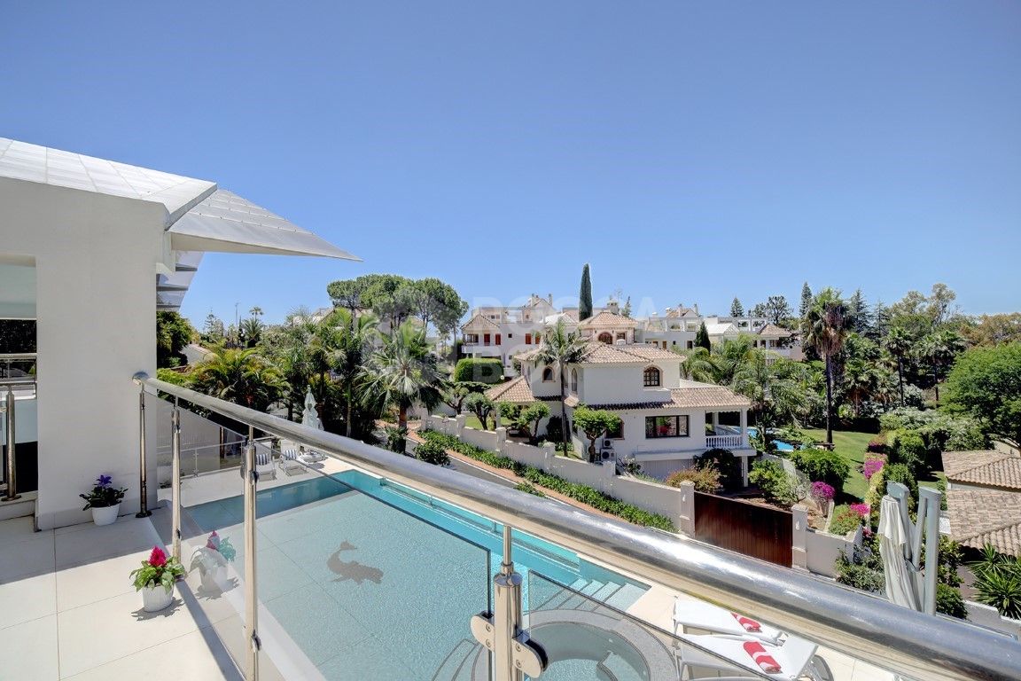 Stunning five-bedroom villa in the exclusive Golf Valley of Nueva Andalucia, Marbella