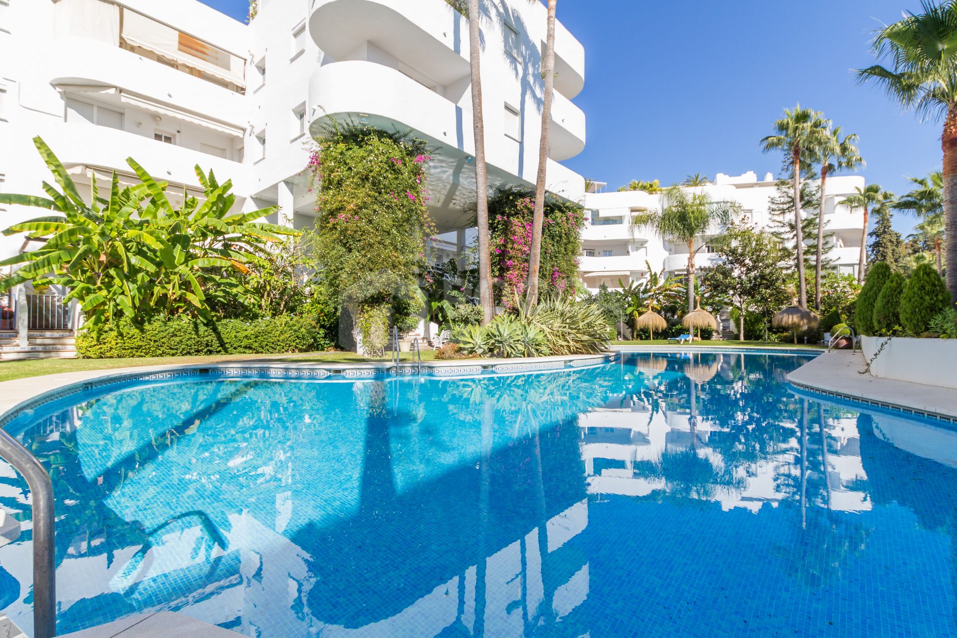 Fully renovated two bedroom, ground floor apartment in the well-known and gated community Marbella Real