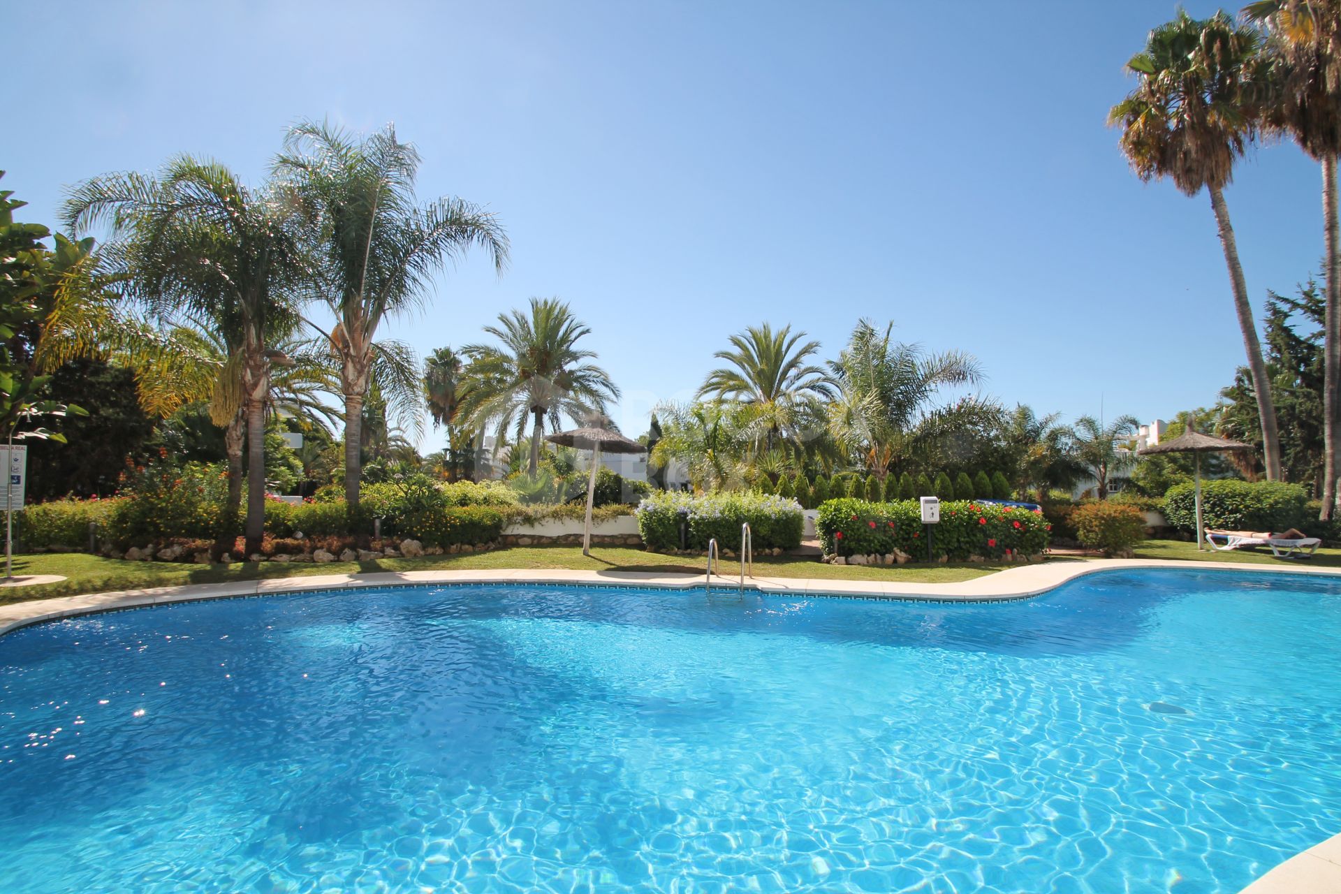 Fully renovated two bedroom, ground floor apartment in the well-known and gated community Marbella Real