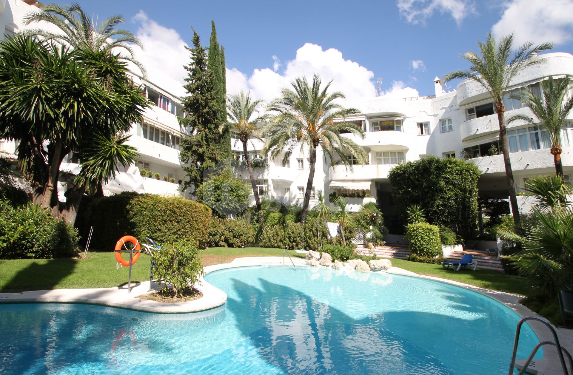 Fully renovated two bedroom, ground floor apartment in the well-known and gated community Marbella Real