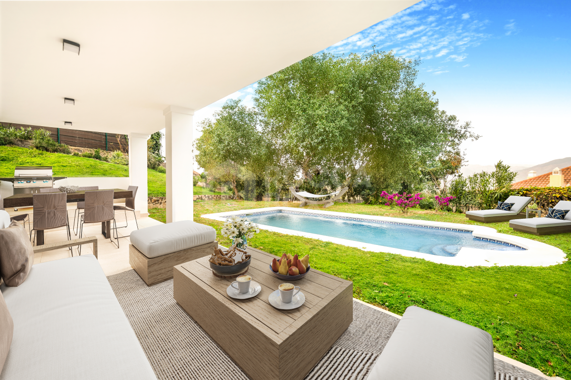 Fantastic three bedroom semi detached villa in a gated community of Monte Elviria, La Mairena