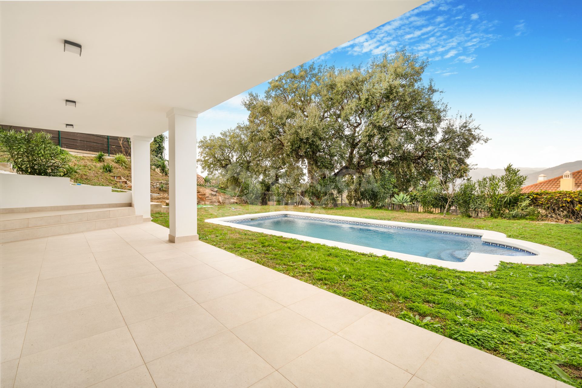 Fantastic three bedroom semi detached villa in a gated community of Monte Elviria, La Mairena