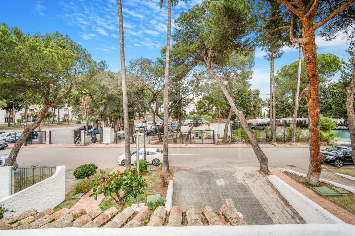 Impeccably reformed two bedroom townhouse located in a residential area of El Paraiso, Estepona