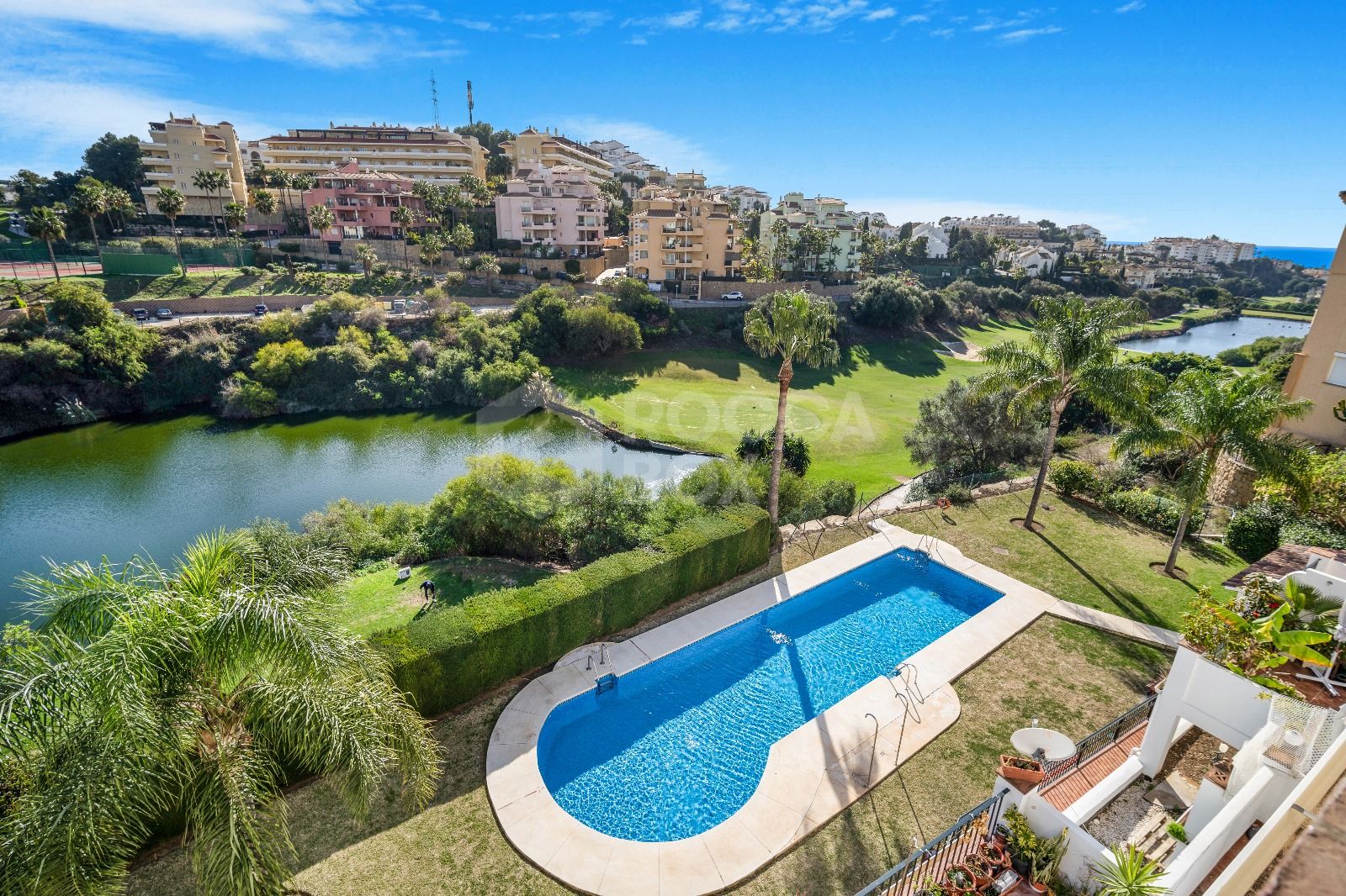 Wonderful three bedroom, southeast facing duplex penthouse in the gated community Miraflores Golf, Riviera Del Sol