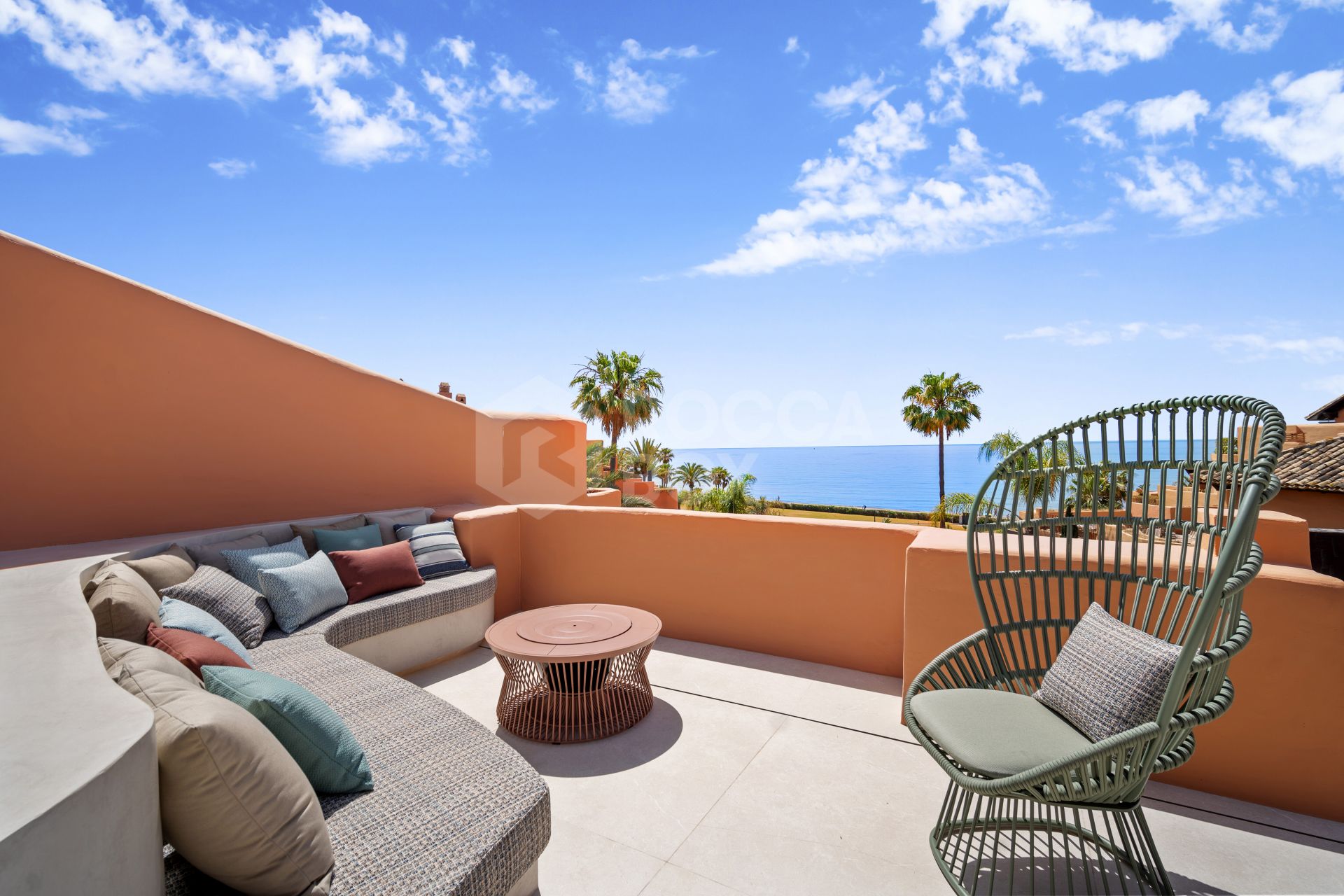 Spectacular four-bedroom, frontline beach duplex penthouse in La Morera, Reserva de Los Monteros - with amazing sea views