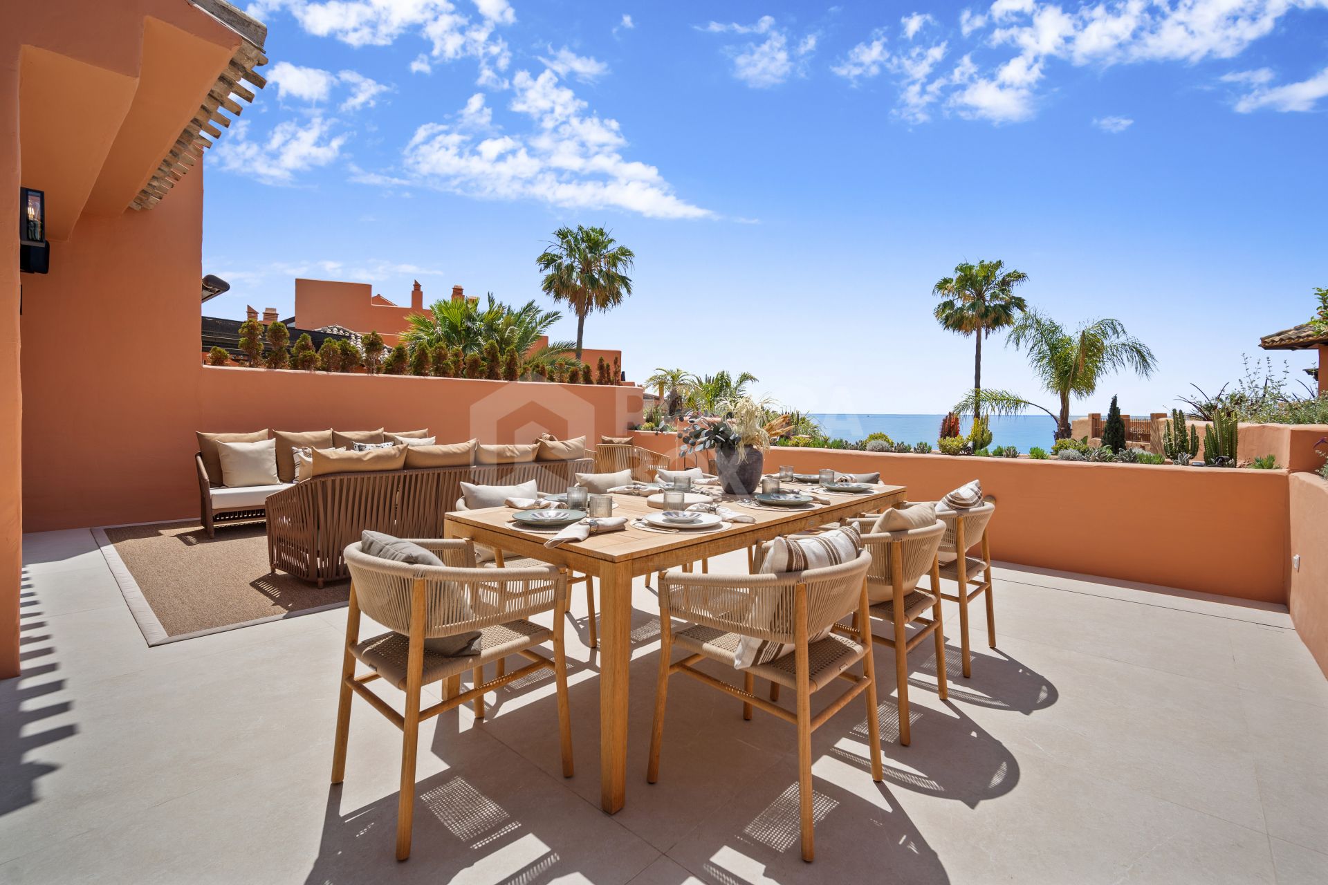 Spectacular four-bedroom, frontline beach duplex penthouse in La Morera, Reserva de Los Monteros - with amazing sea views