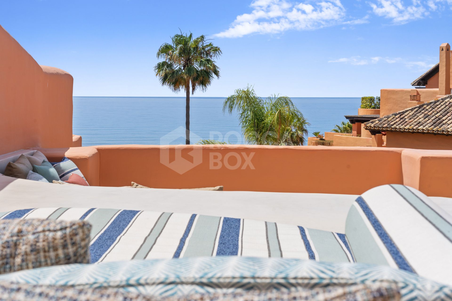 Spectacular four-bedroom, frontline beach duplex penthouse in La Morera, Reserva de Los Monteros - with amazing sea views