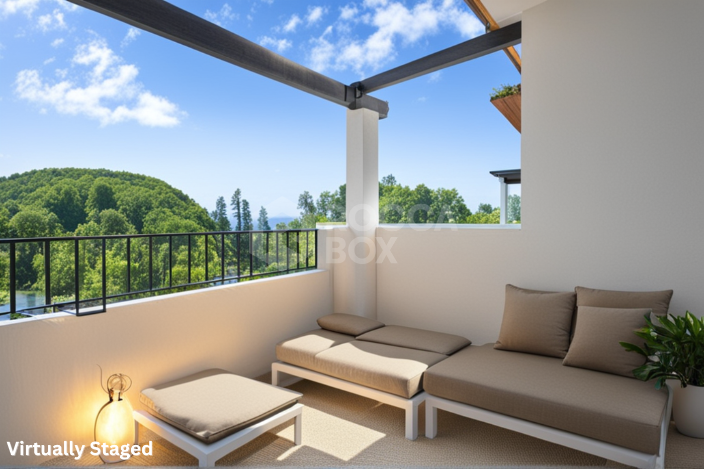 Superb three bedroom, south east facing duplex penthouse in the gated urbanisation Los Pinos de Nagueles on Marbella’s Golden Mile