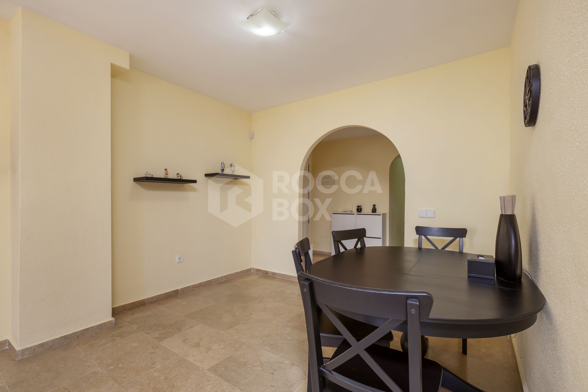 Lovely ground floor, West facing, three-bedroom apartment in the gated and well-established community Coto Real