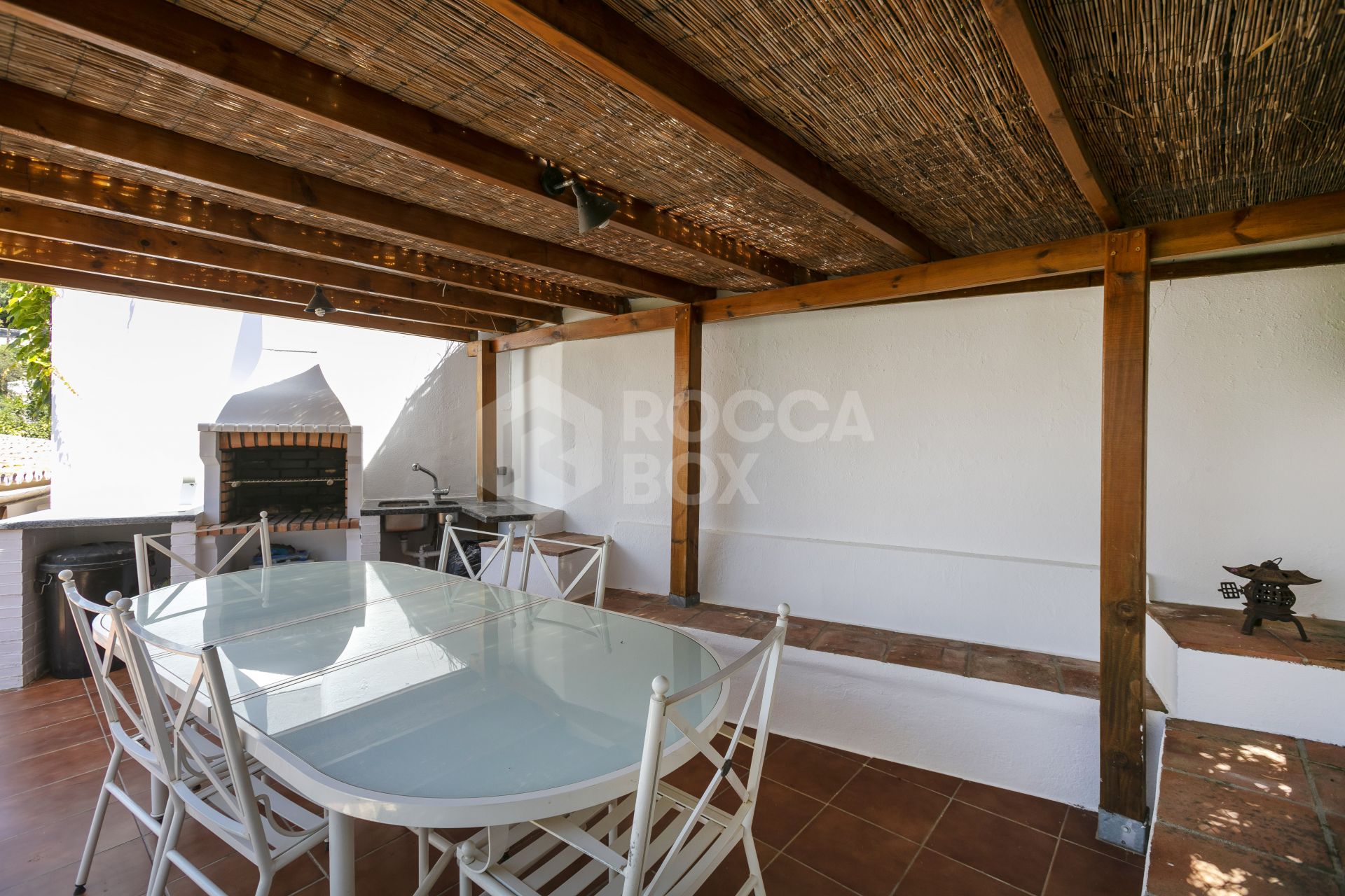 Fantastic four bedroom south west facing villa, located in a very quiet street with very good views to the sea and mountains, in El Rosario, Marbella.