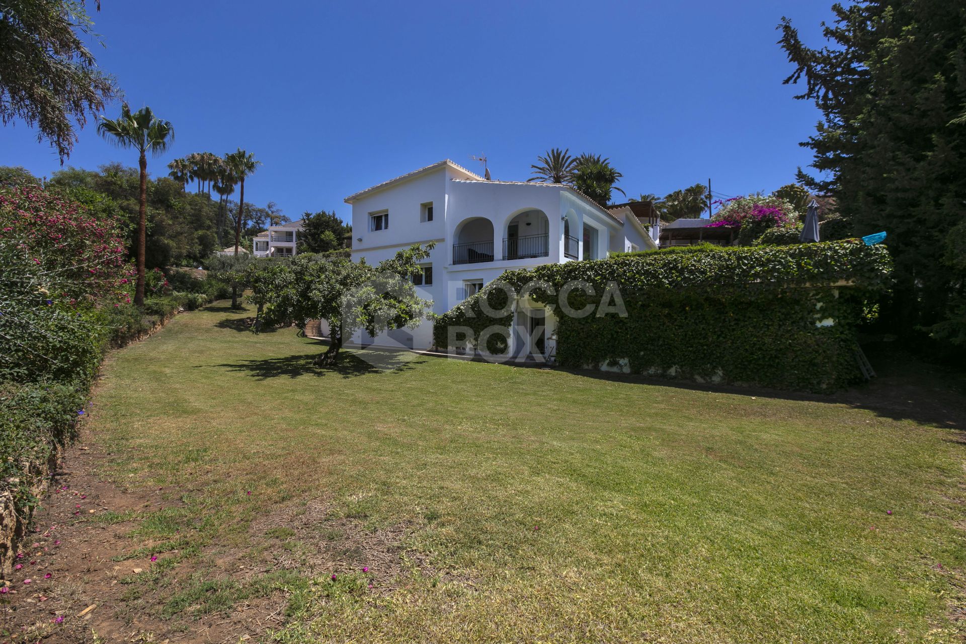 Fantastic four bedroom south west facing villa, located in a very quiet street with very good views to the sea and mountains, in El Rosario, Marbella.