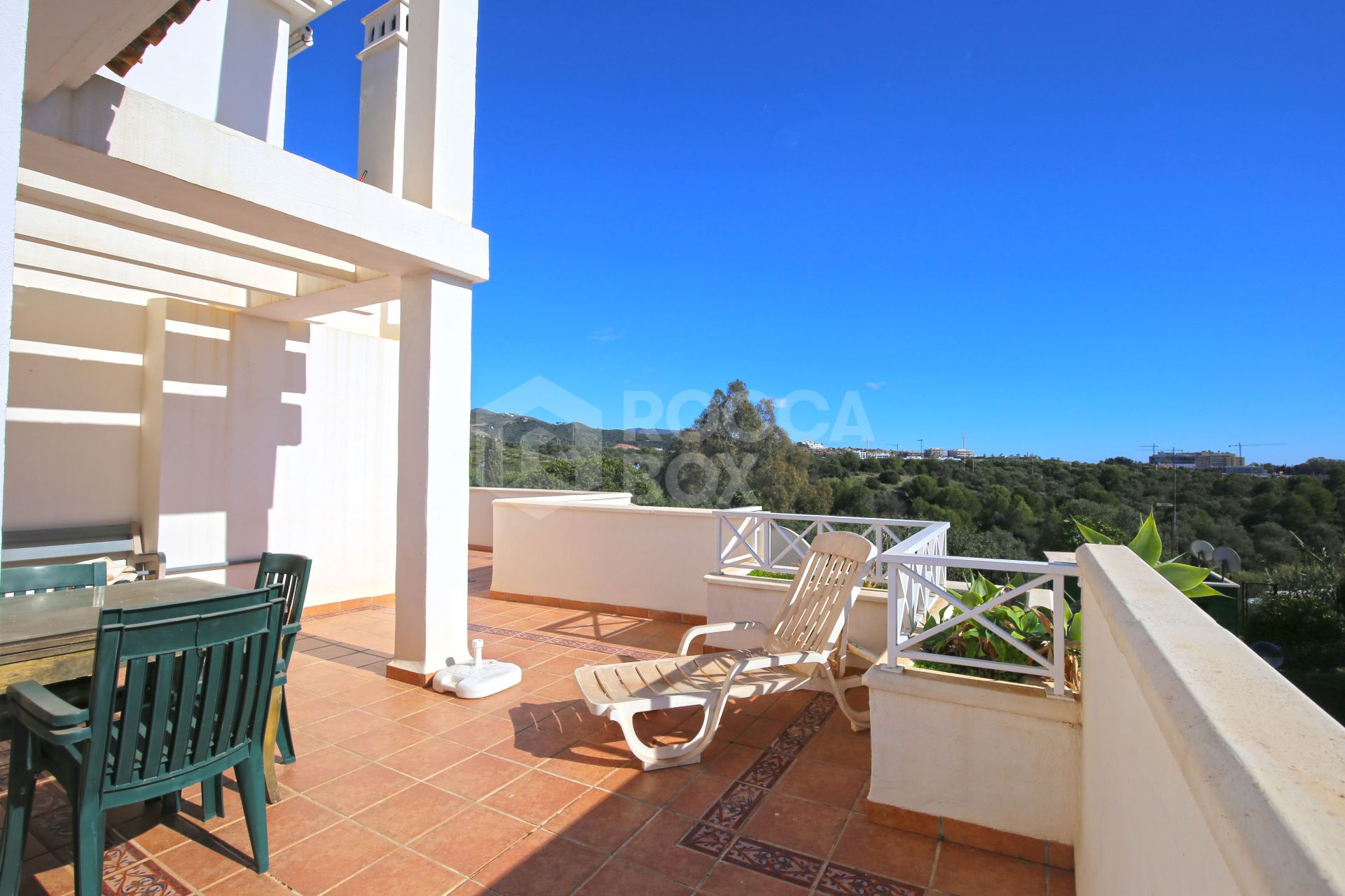 Charming one bedroom, southeast facing apartment in the gated community of Río Real