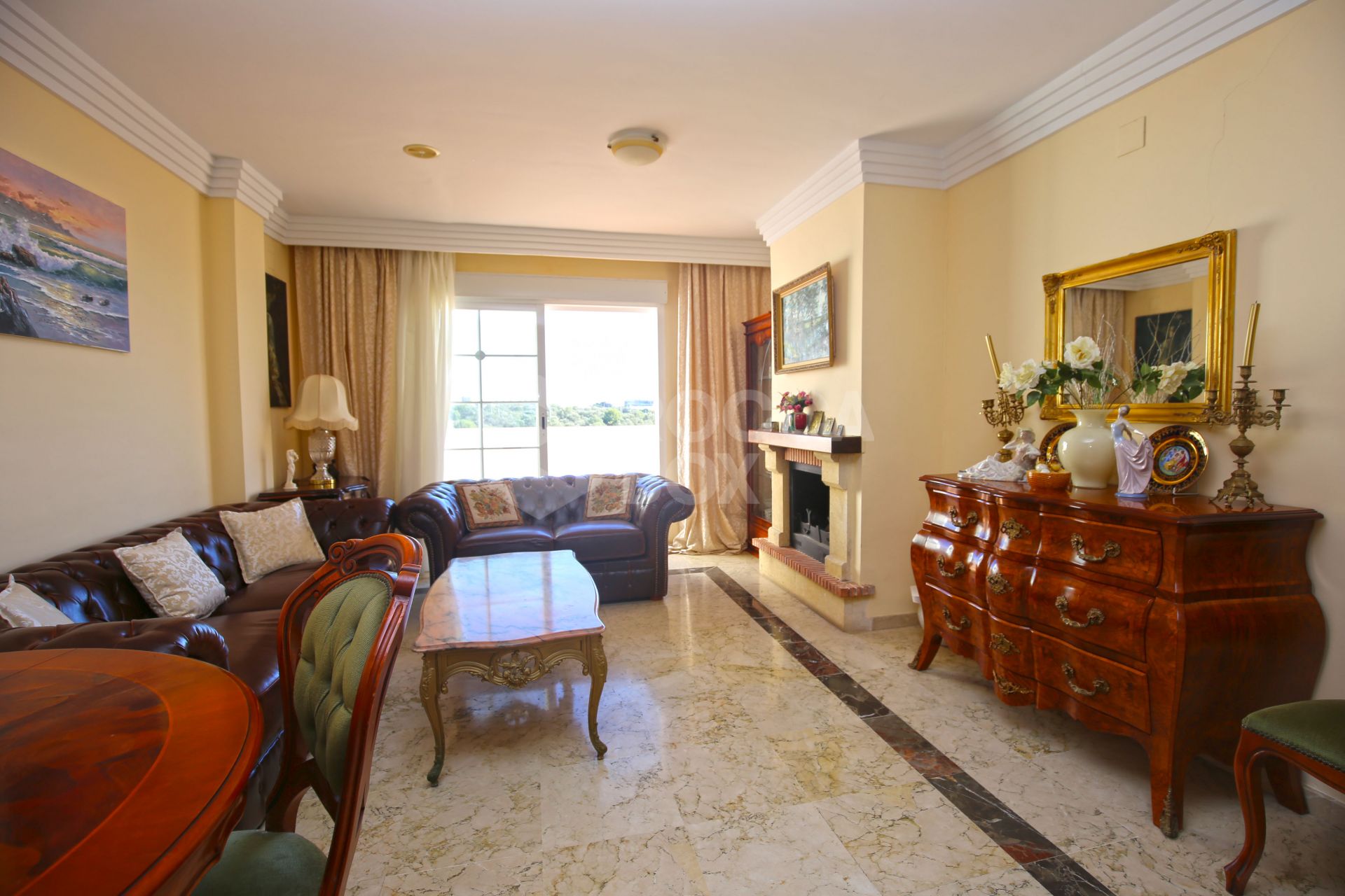 Charming one bedroom, southeast facing apartment in the gated community of Río Real