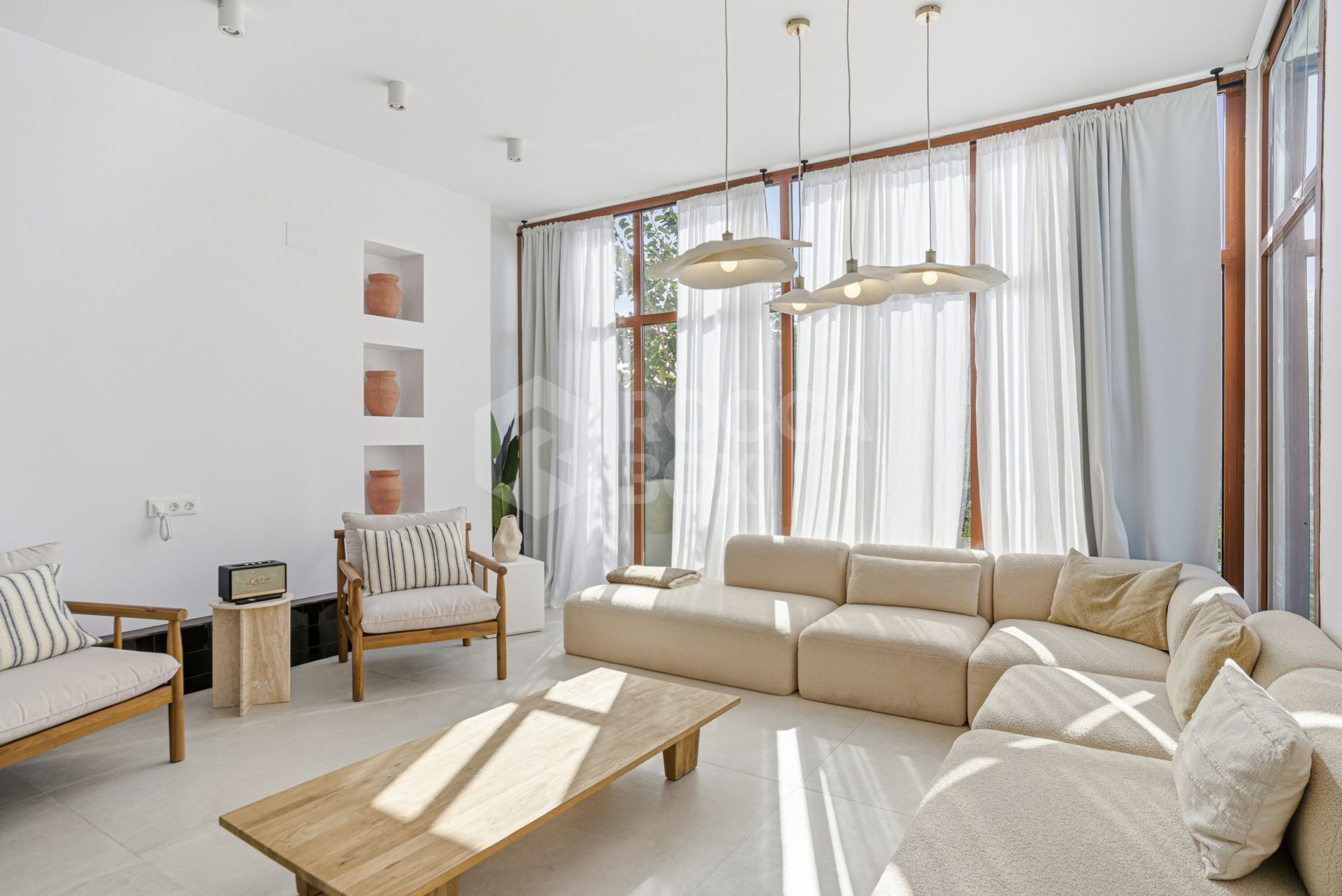 Stunning, five bedroom corner townhouse, located in the gated community of Urb. Riviera Beach in Cancelada