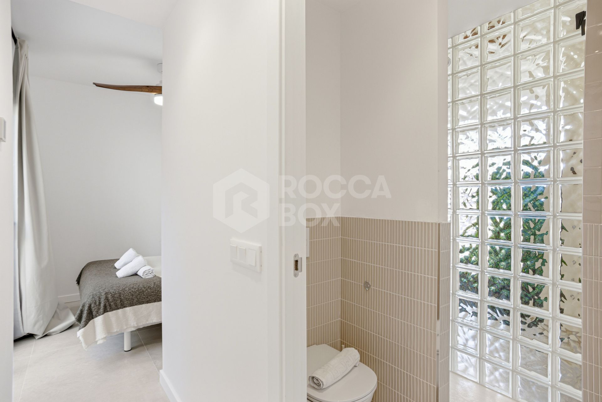 Stunning, five bedroom corner townhouse, located in the gated community of Urb. Riviera Beach in Cancelada