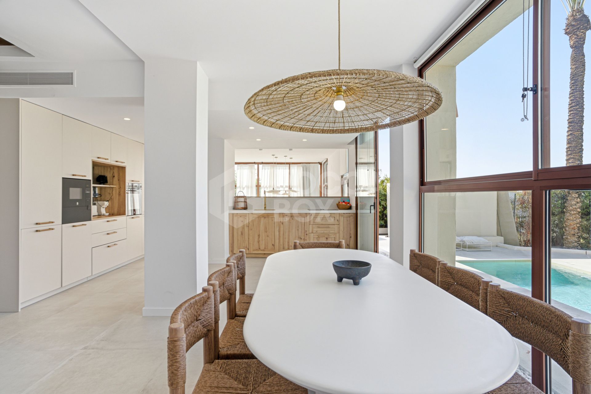 Stunning, five bedroom corner townhouse, located in the gated community of Urb. Riviera Beach in Cancelada