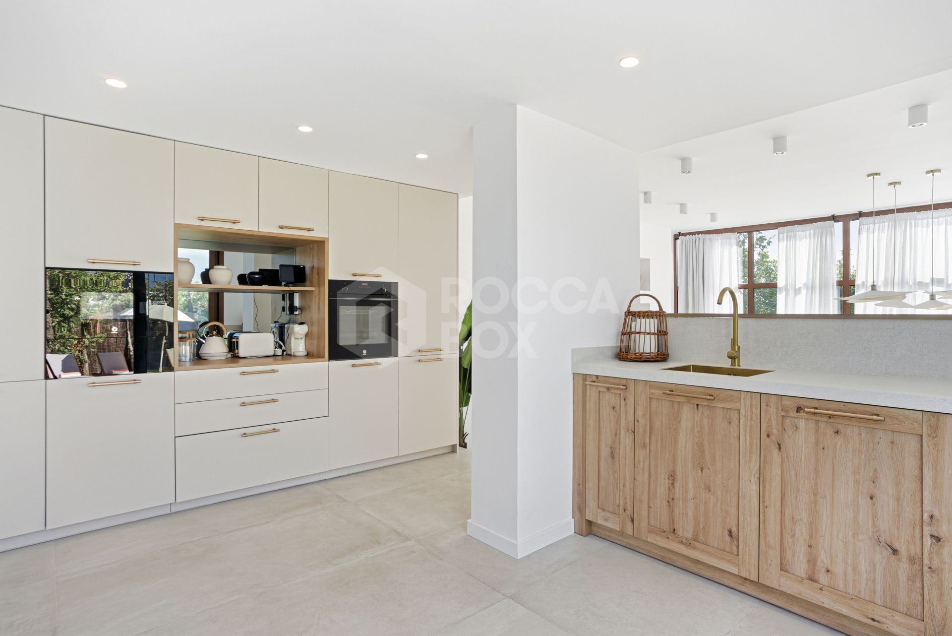 Stunning, five bedroom corner townhouse, located in the gated community of Urb. Riviera Beach in Cancelada