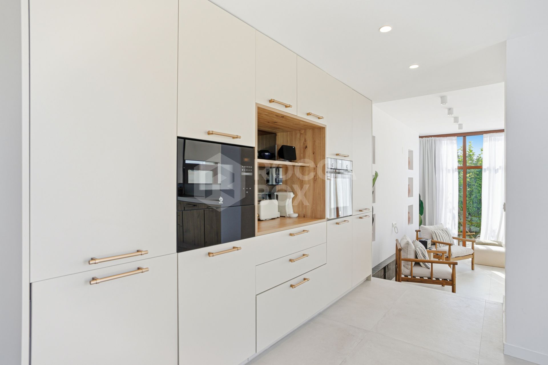 Stunning, five bedroom corner townhouse, located in the gated community of Urb. Riviera Beach in Cancelada