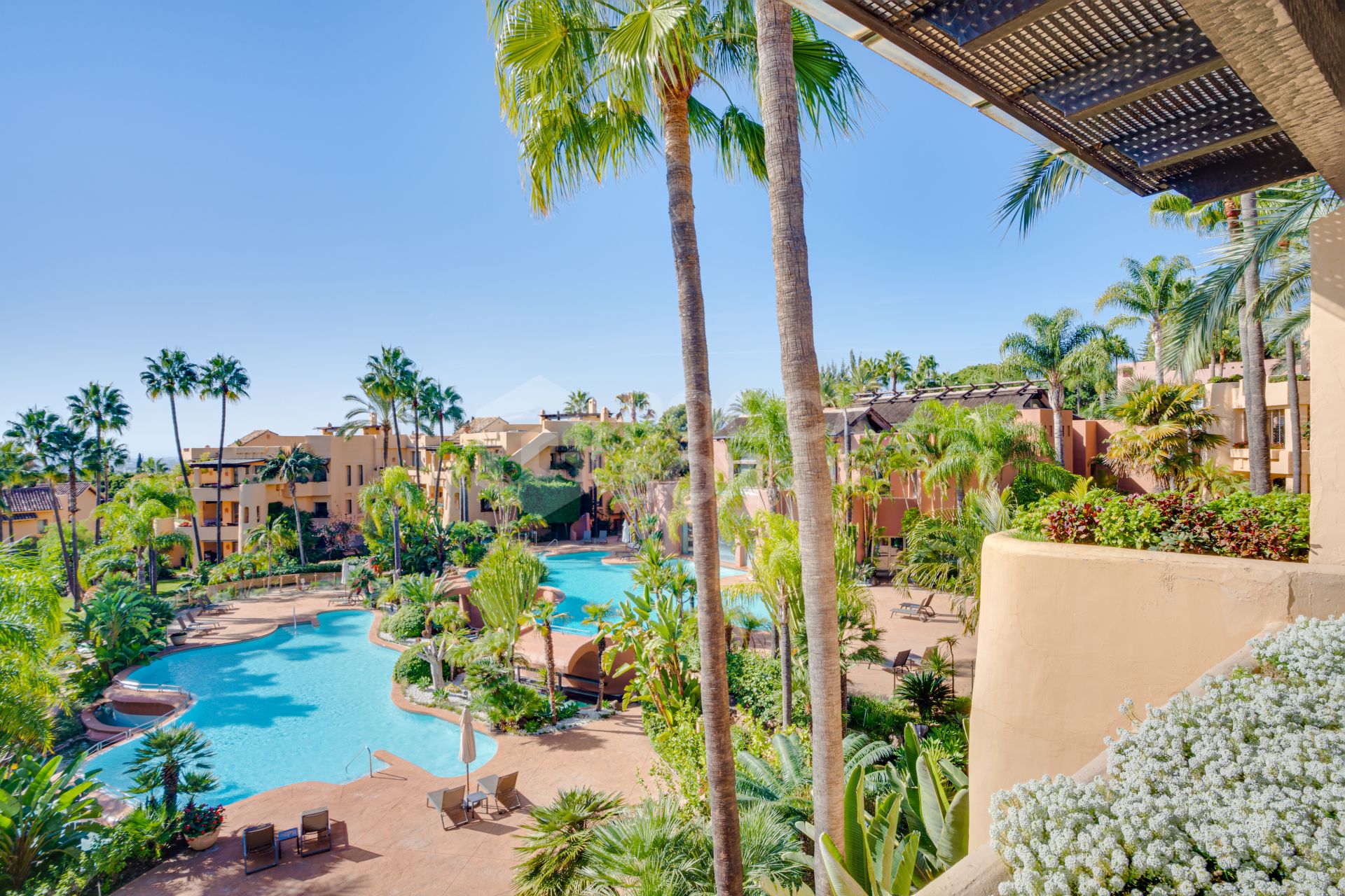 Beautiful, south-west facing, two bedroom penthouse located in the prestigious Mansion Club, Marbella