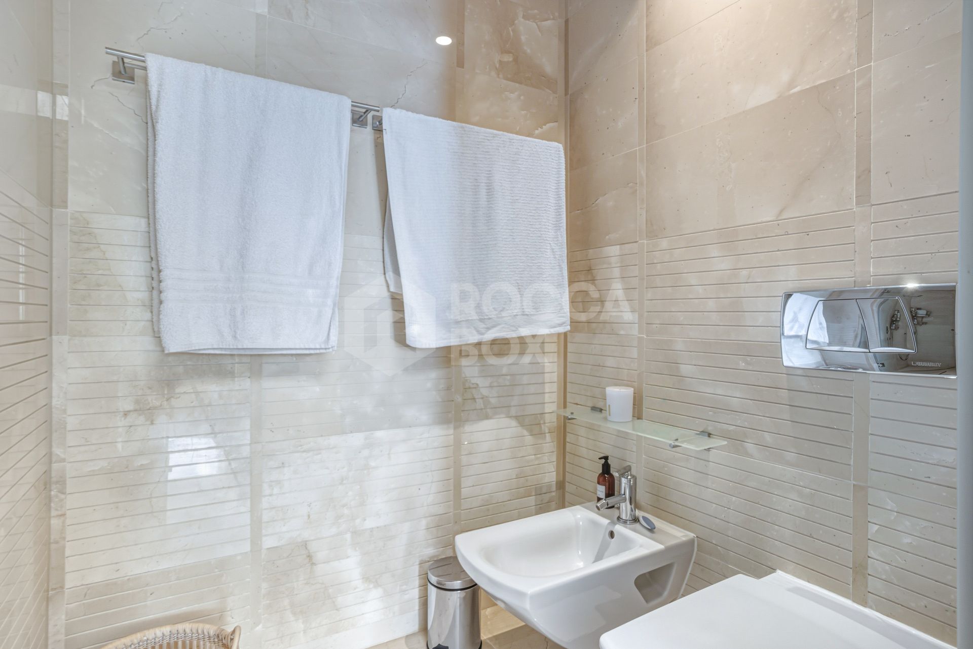 Beautiful, south-west facing, two bedroom penthouse located in the prestigious Mansion Club, Marbella