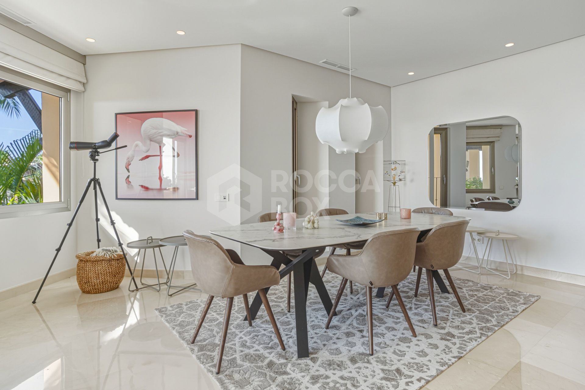 Beautiful, south-west facing, two bedroom penthouse located in the prestigious Mansion Club, Marbella