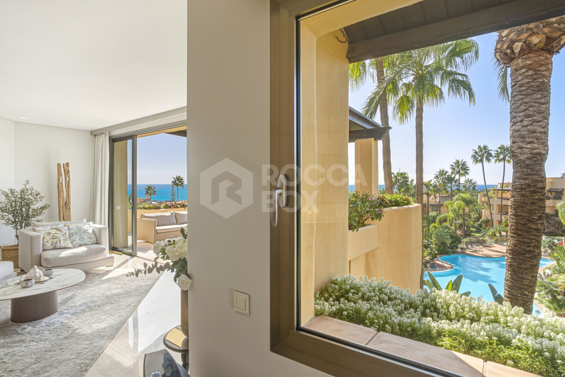 Beautiful, south-west facing, two bedroom penthouse located in the prestigious Mansion Club, Marbella