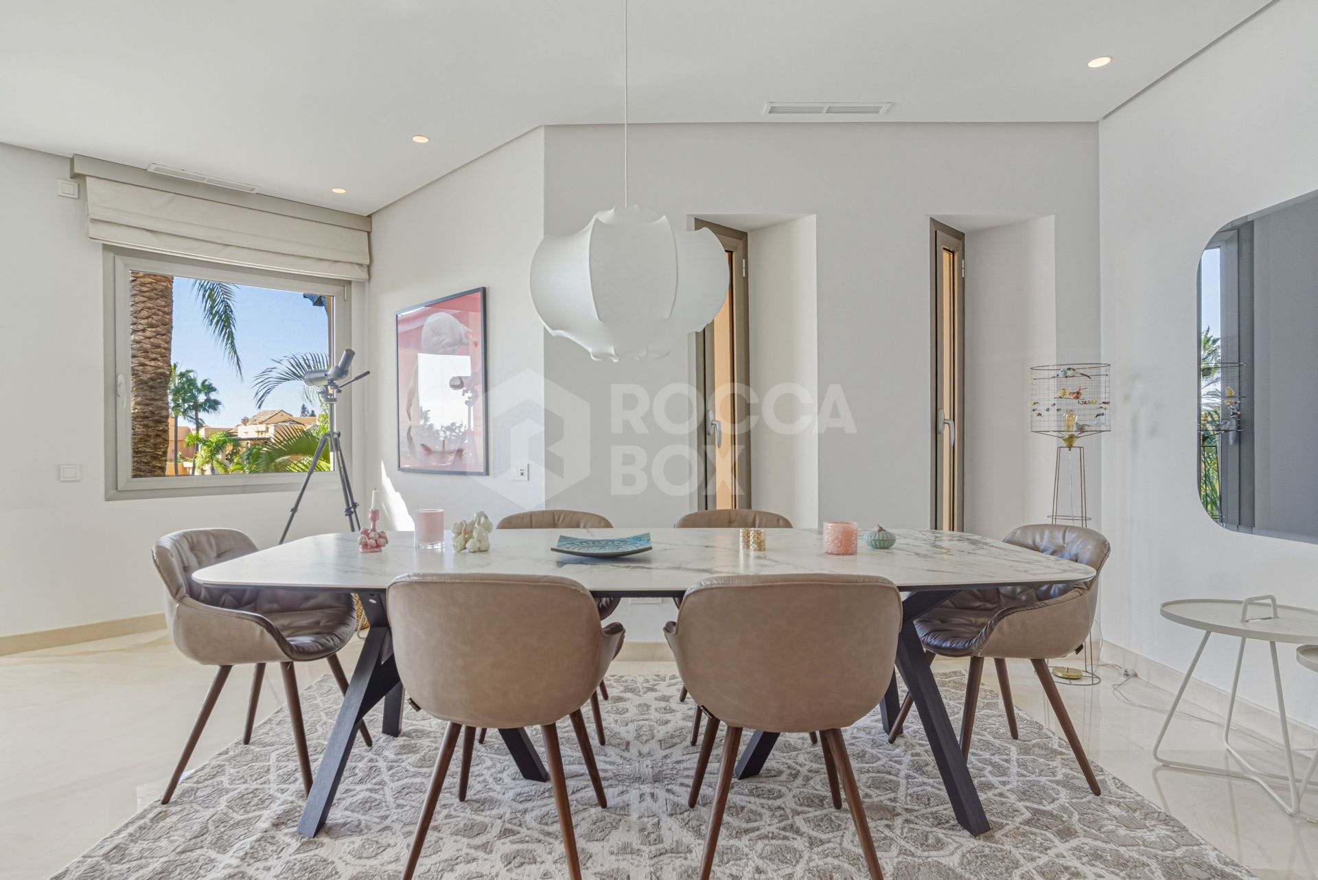 Beautiful, south-west facing, two bedroom penthouse located in the prestigious Mansion Club, Marbella