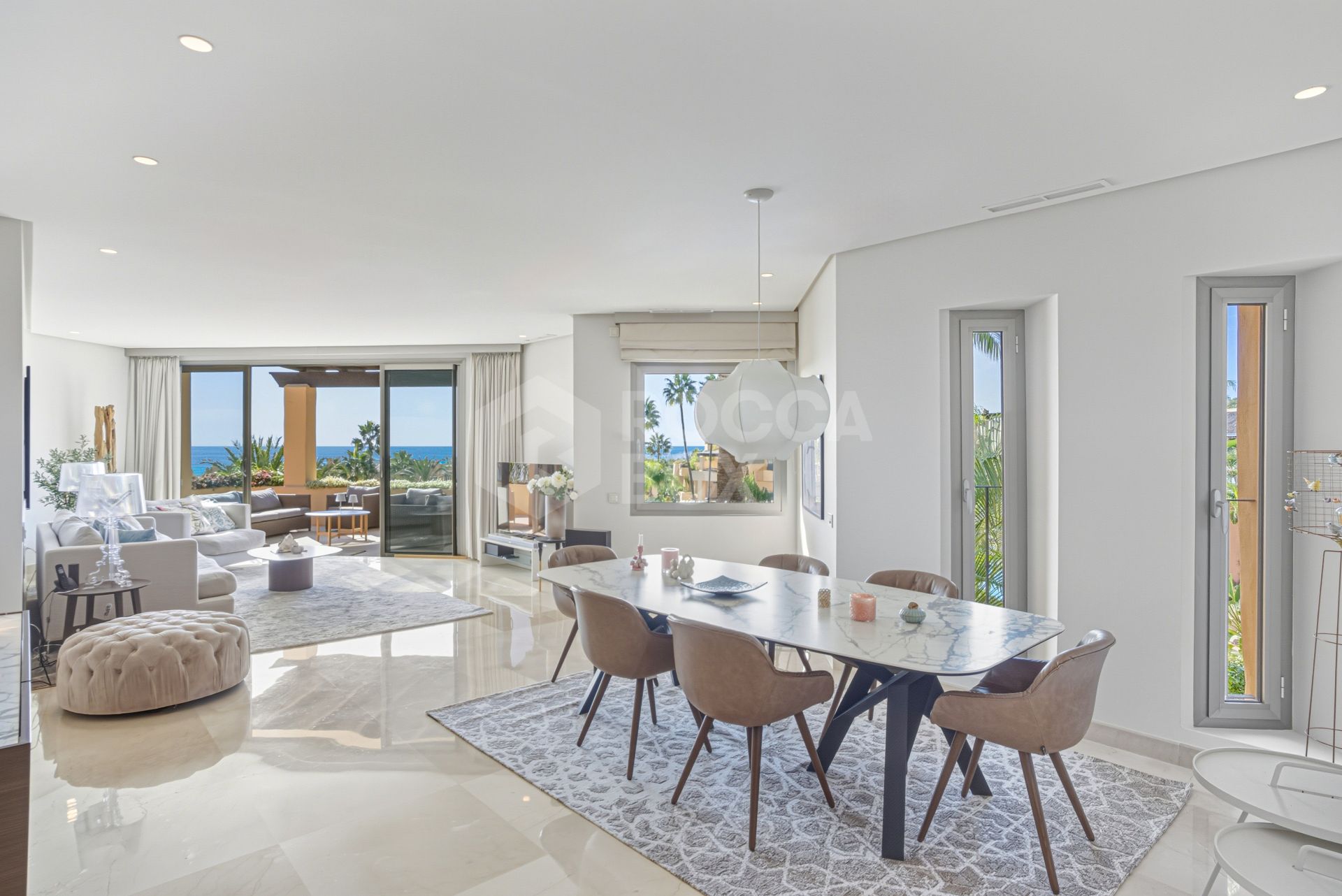 Beautiful, south-west facing, two bedroom penthouse located in the prestigious Mansion Club, Marbella