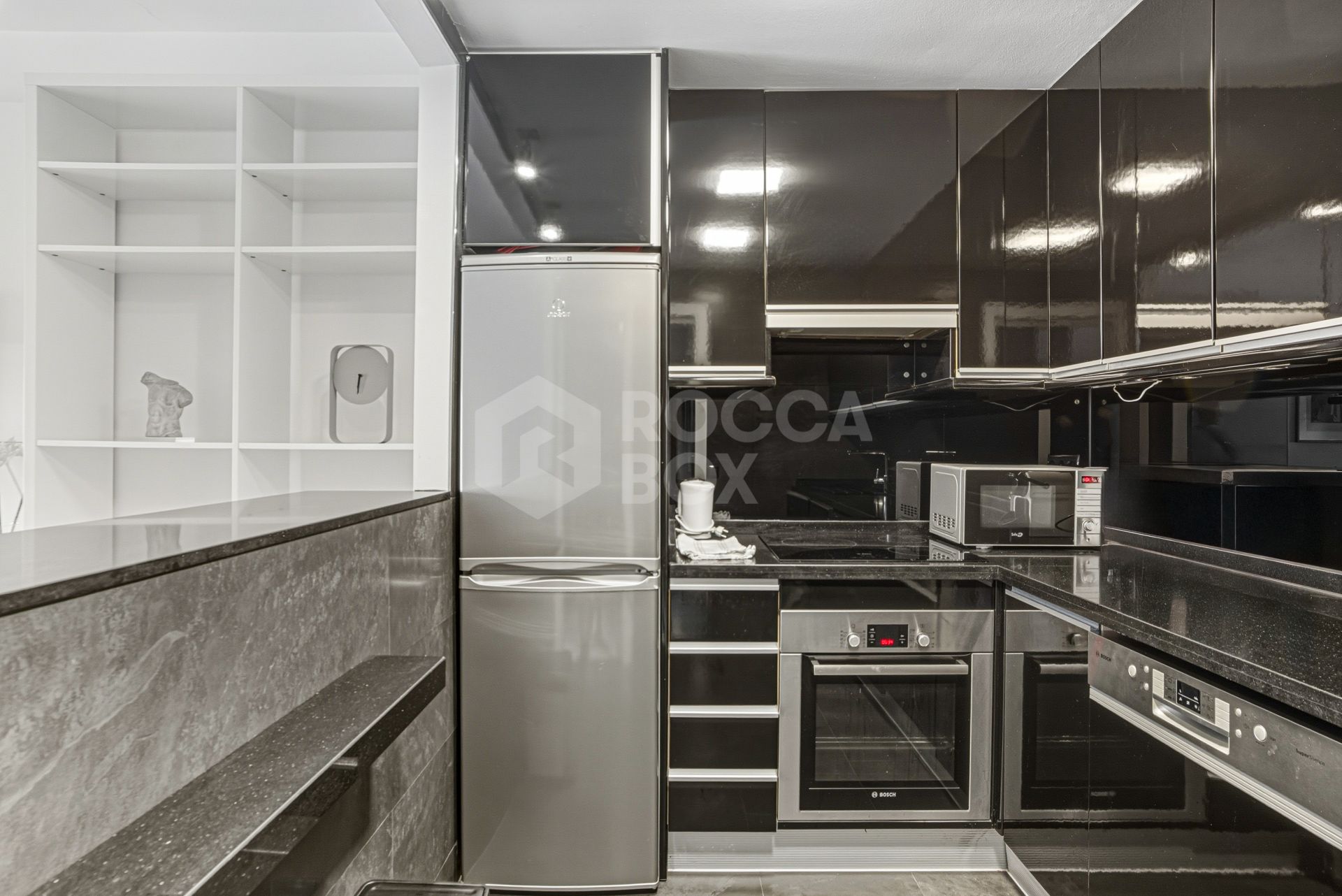 Beautiful beachfront penthouse with sea and mountain views, located in the heart of Puerto Banús.