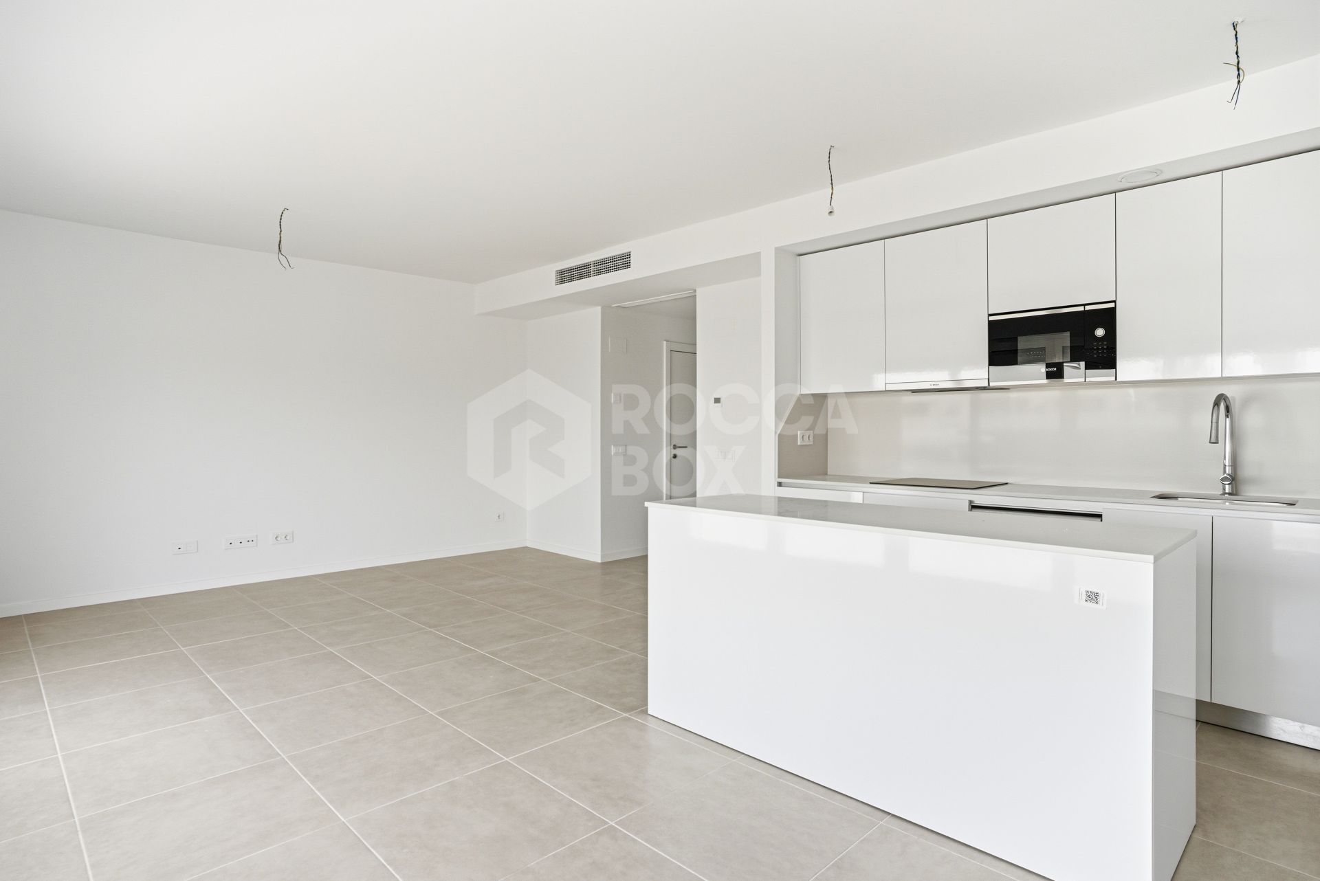 Stylish, southwest facing two bedroom apartment located in the sought-after gated community Acqua Gardens on the New Golden Mile, Estepona