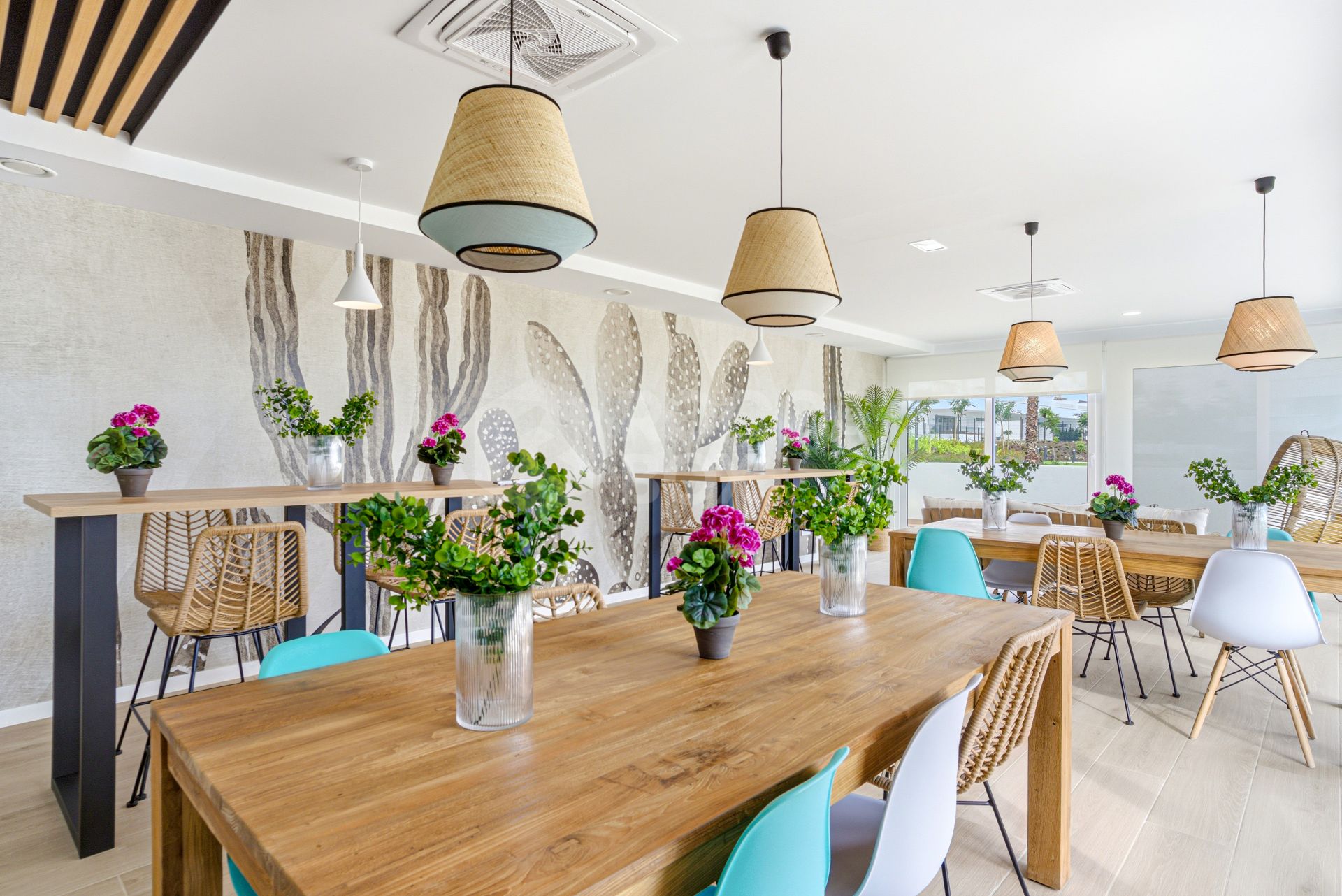 Stylish, southwest facing two bedroom apartment located in the sought-after gated community Acqua Gardens on the New Golden Mile, Estepona