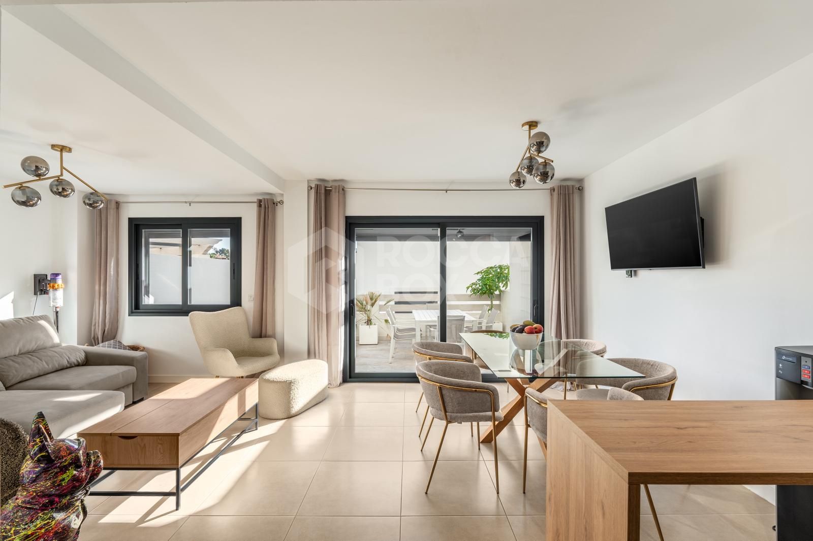 Wonderful three-bedroom townhouse located in the gated community of Agra Residencial, Estepona