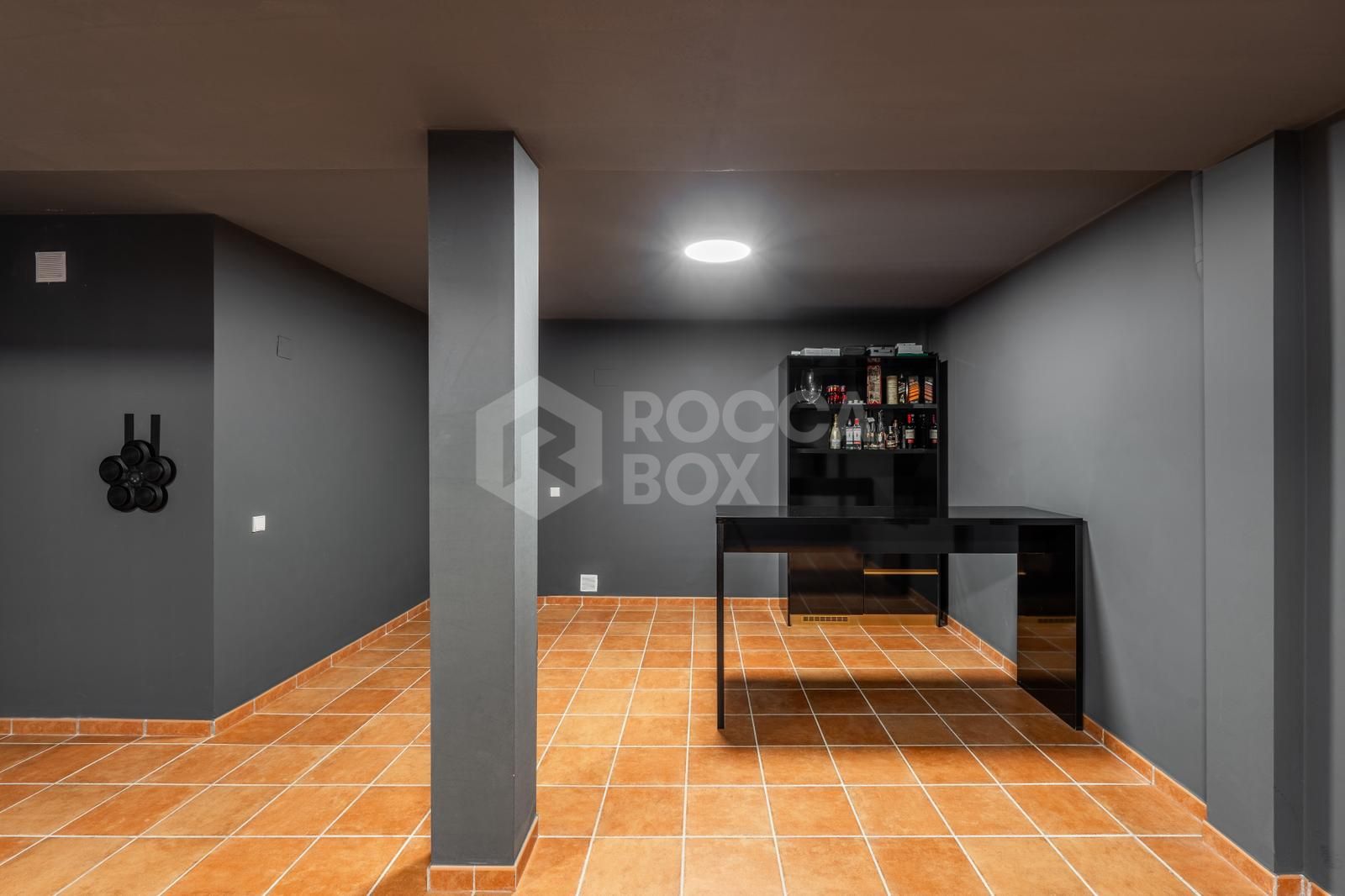 Wonderful three-bedroom townhouse located in the gated community of Agra Residencial, Estepona