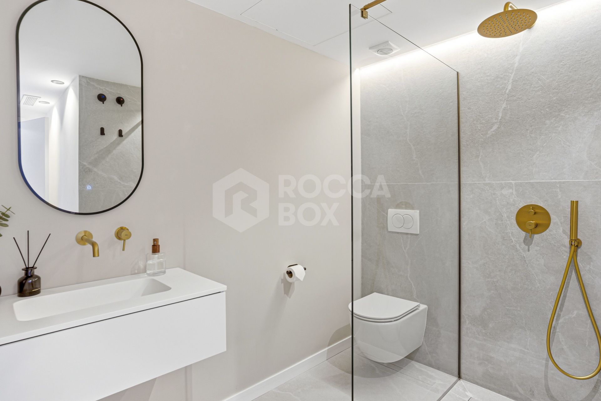 Impeccably refurbished, elevated south east facing ground-floor apartment located in the prestigious La Quinta Golf, Benahavis