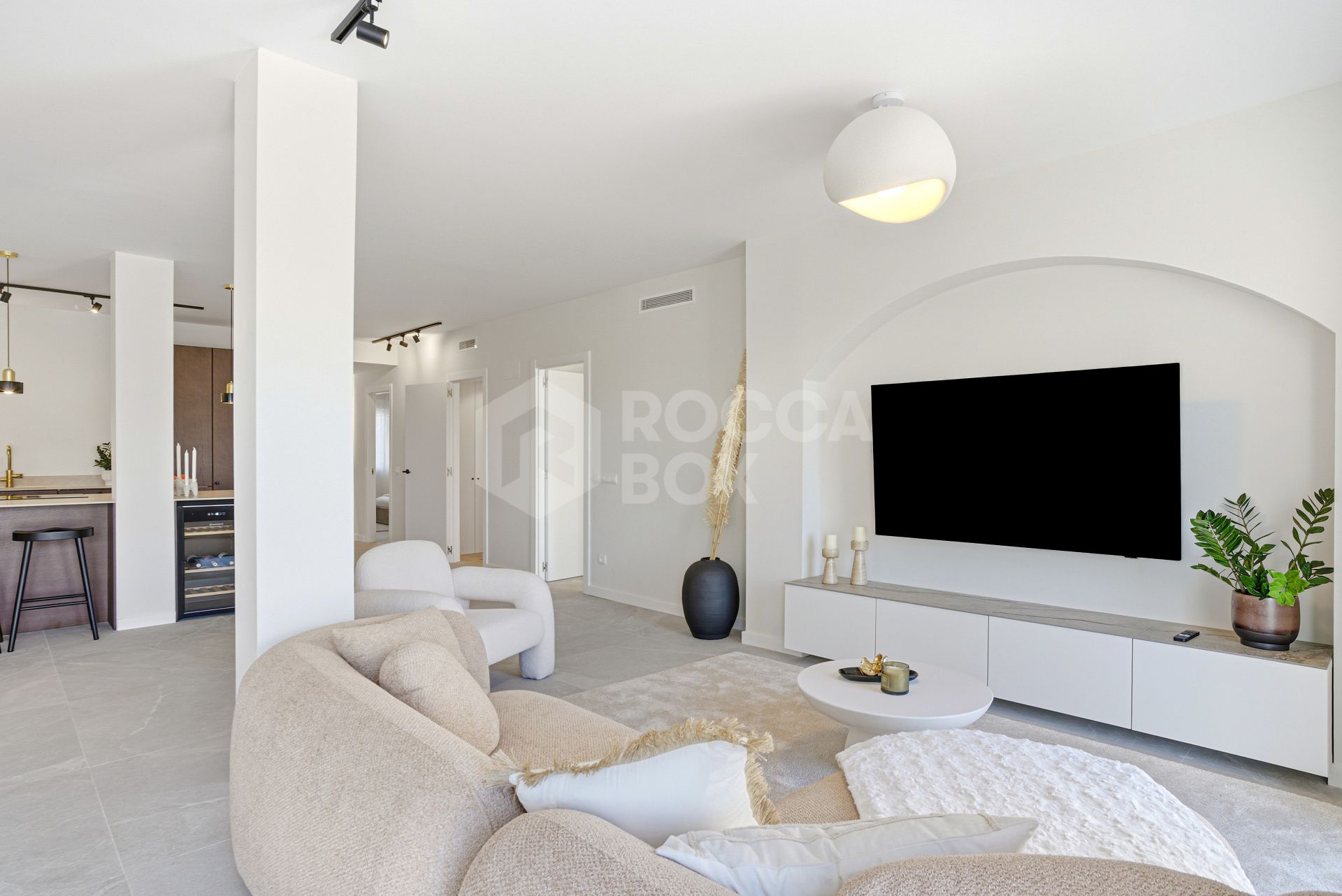 Impeccably refurbished, elevated south east facing ground-floor apartment located in the prestigious La Quinta Golf, Benahavis