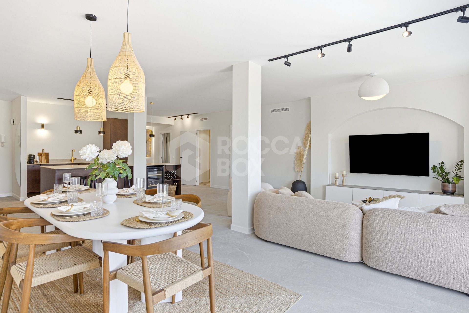 Impeccably refurbished, elevated south east facing ground-floor apartment located in the prestigious La Quinta Golf, Benahavis