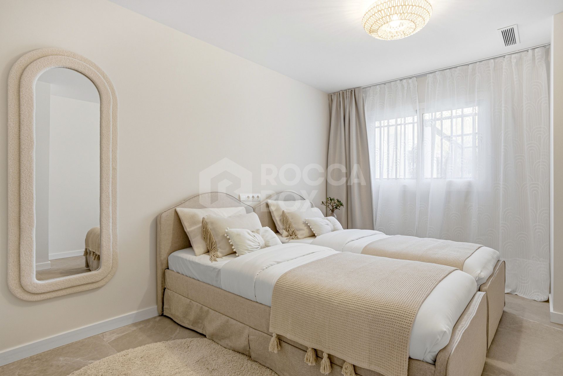 Impeccably refurbished, elevated south east facing ground-floor apartment located in the prestigious La Quinta Golf, Benahavis