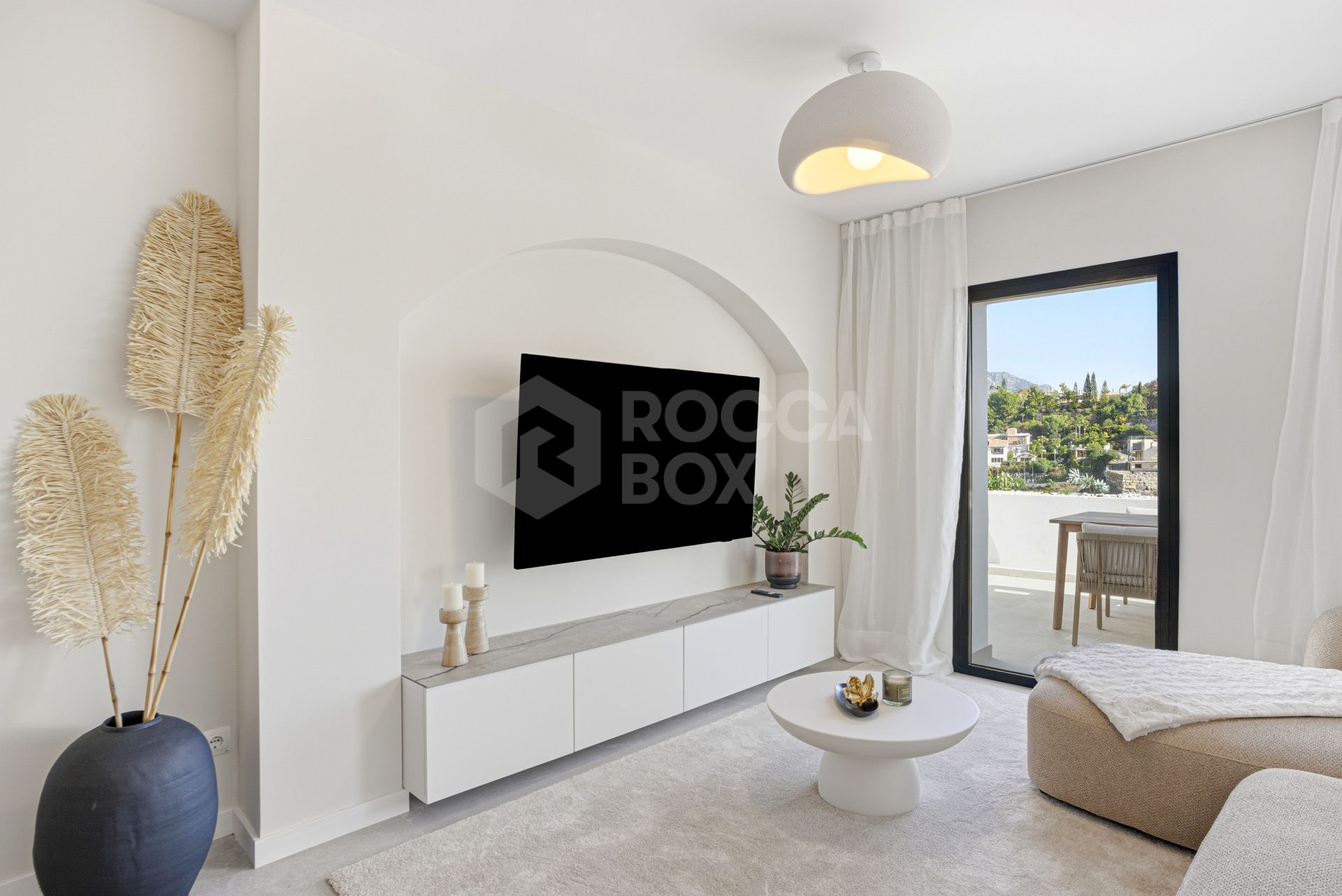 Impeccably refurbished, elevated south east facing ground-floor apartment located in the prestigious La Quinta Golf, Benahavis