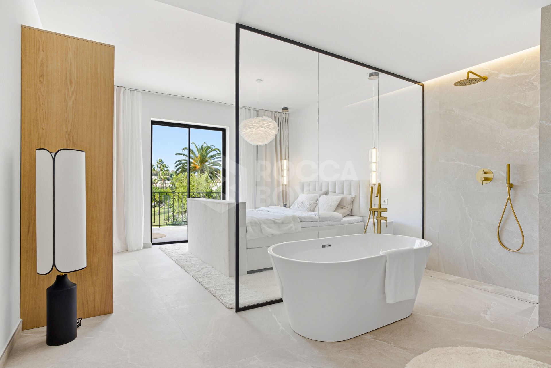 Contemporary four bedroom townhouse located in the gated community of La Rinconada, located in Marbella´s Golf Valley