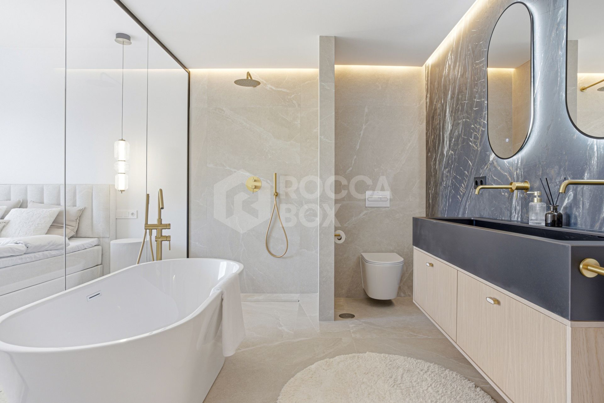 Contemporary four bedroom townhouse located in the gated community of La Rinconada, located in Marbella´s Golf Valley