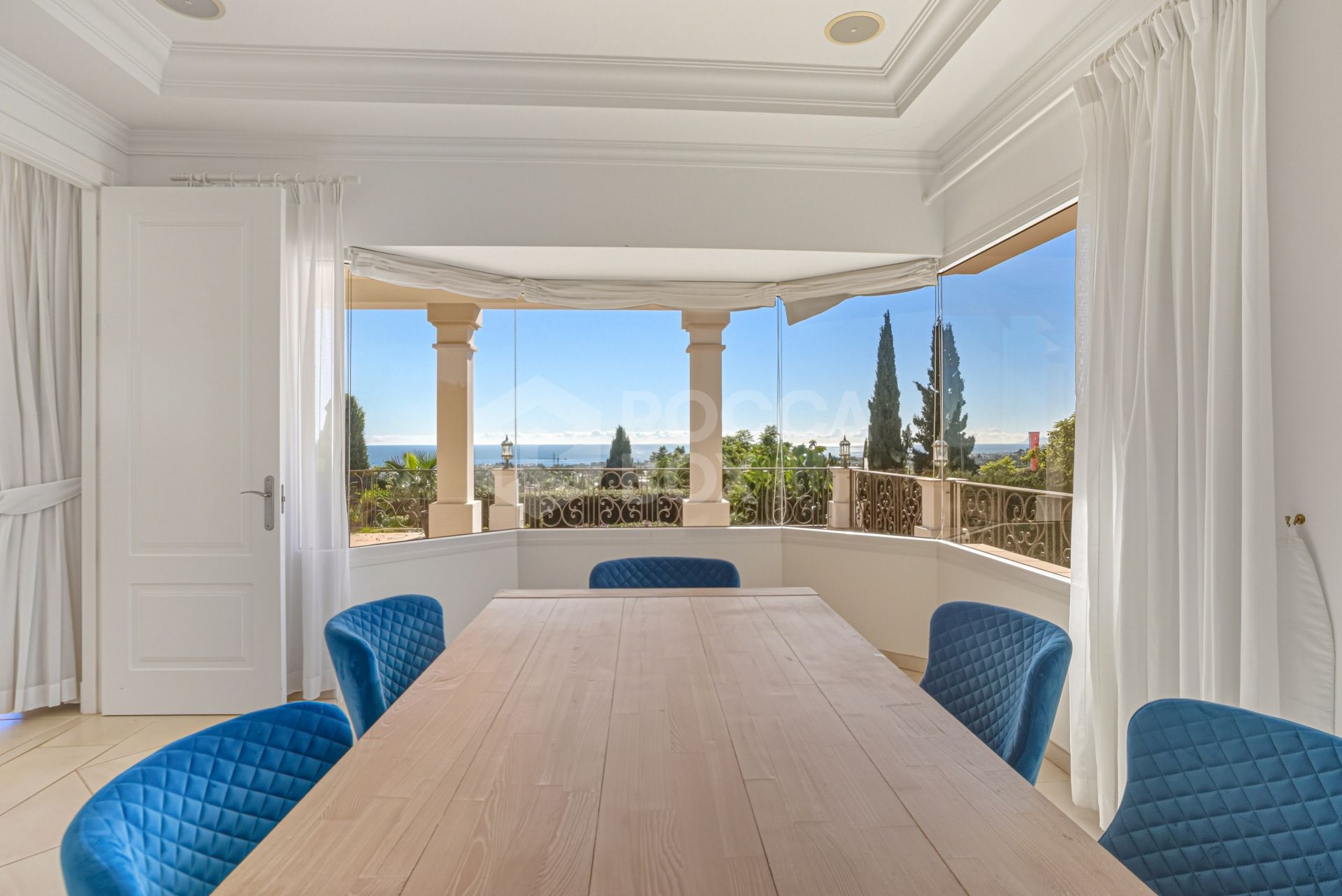 Exceptional eight bedroom, south-facing villa located in the prestigious gated community of Los Flamingos, Benahavis