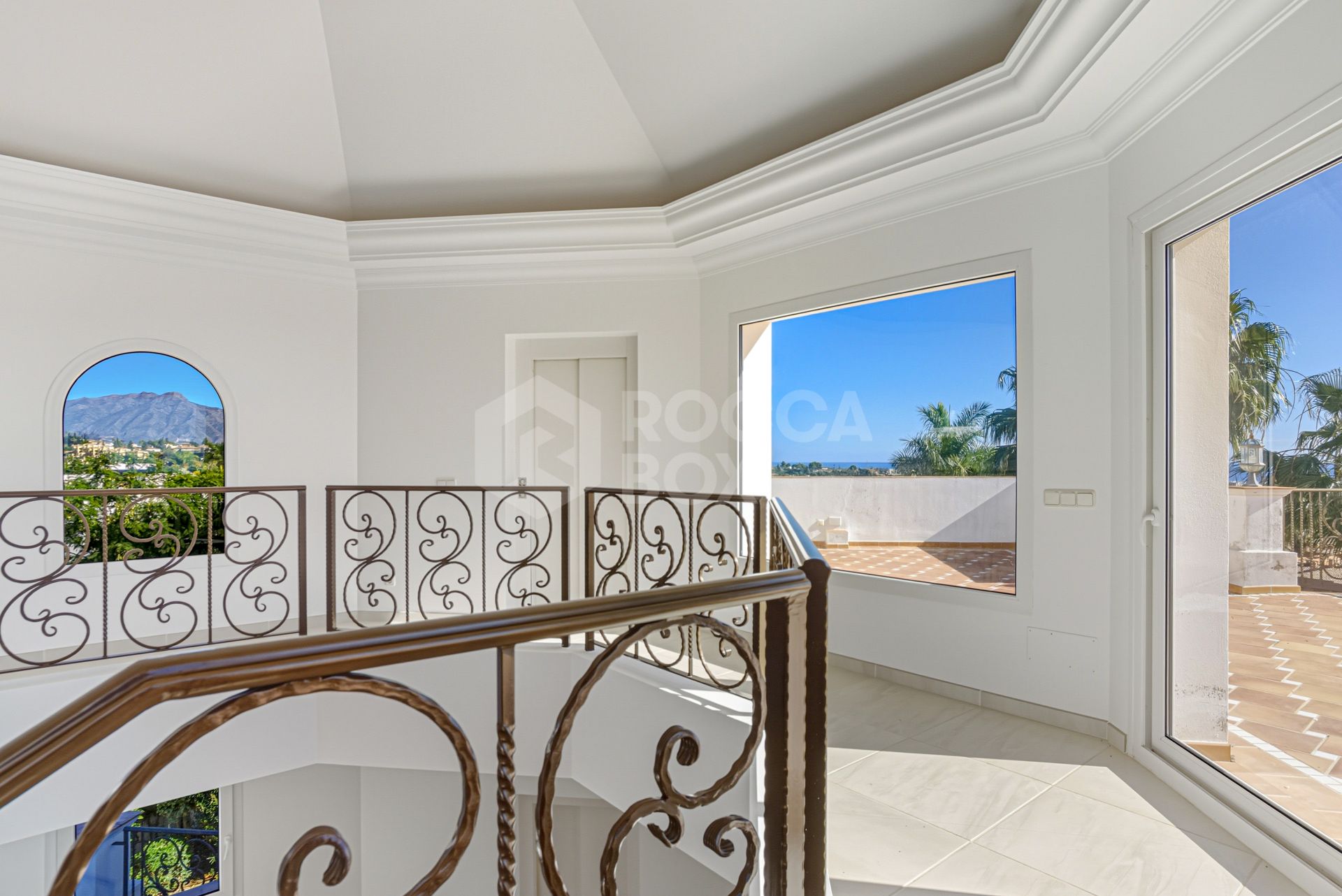 Exceptional eight bedroom, south-facing villa located in the prestigious gated community of Los Flamingos, Benahavis