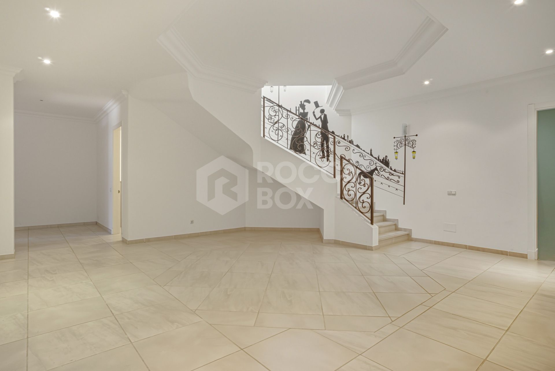 Exceptional eight bedroom, south-facing villa located in the prestigious gated community of Los Flamingos, Benahavis