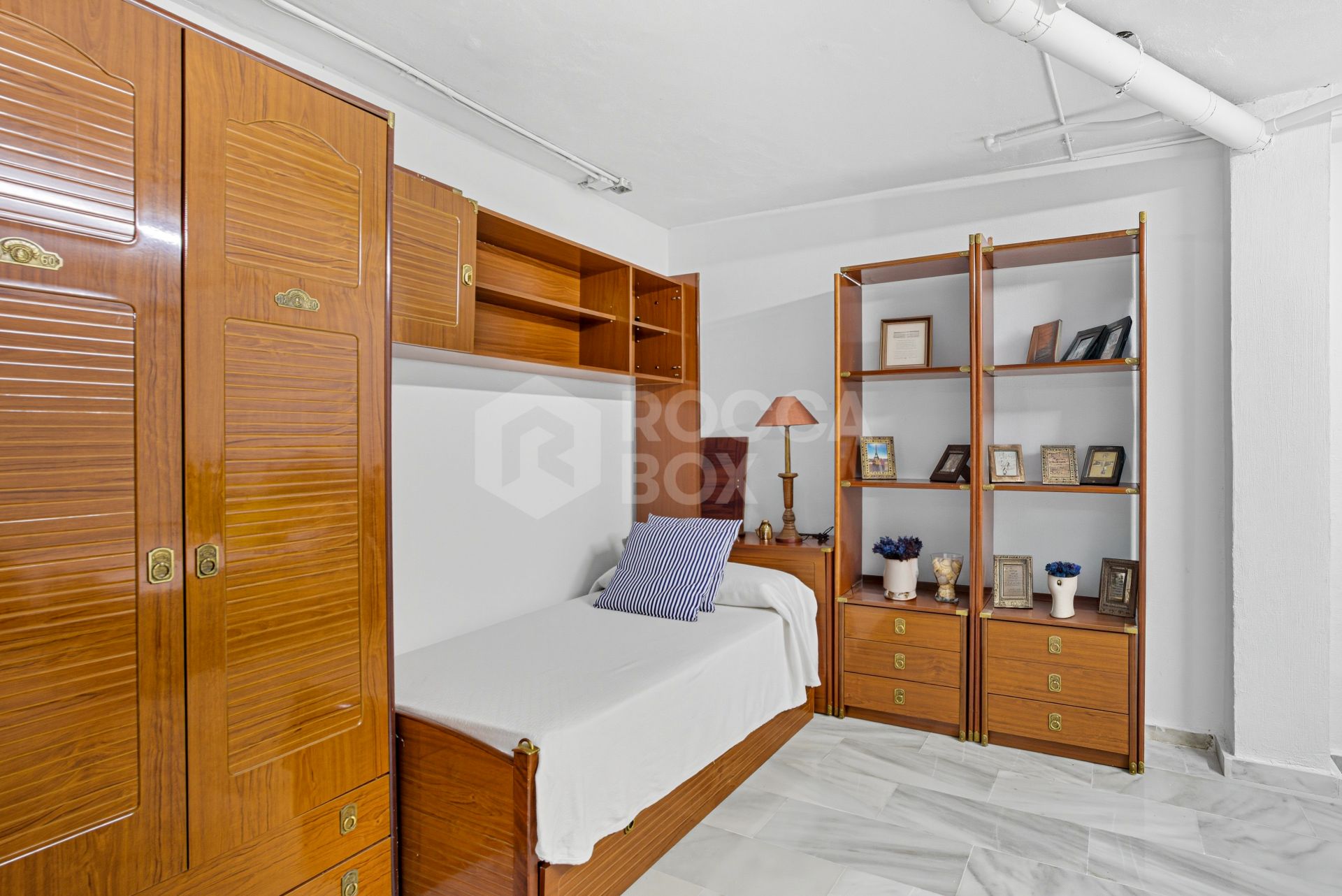 Reform Opportunity - South facing, three bedroom townhouse located in the sought-after gated community of El Capricho on Marbella’s Golden Mile