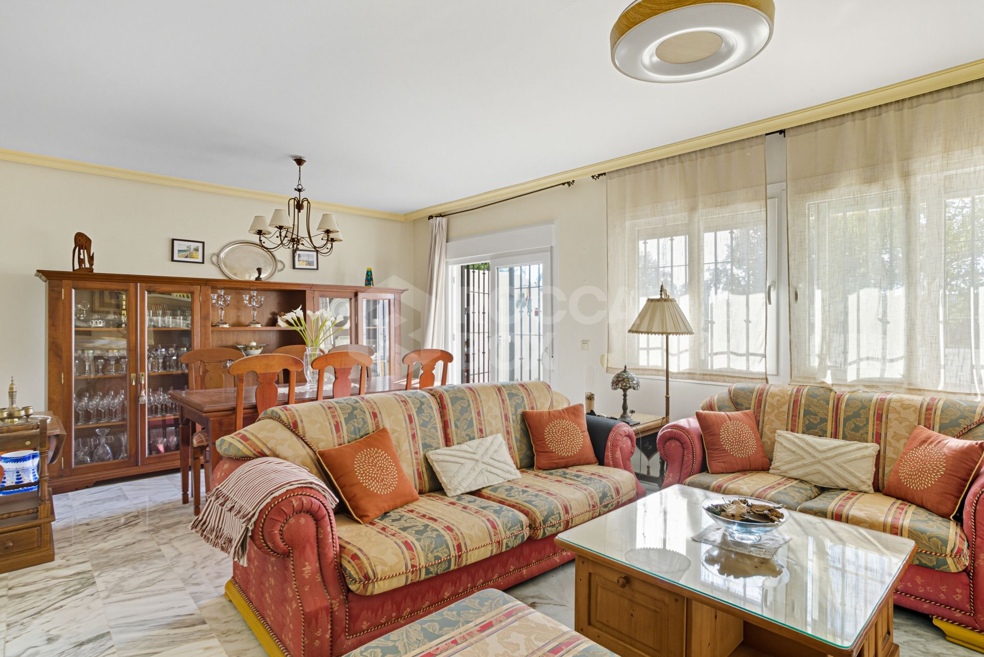 Reform Opportunity - South facing, three bedroom townhouse located in the sought-after gated community of El Capricho on Marbella’s Golden Mile