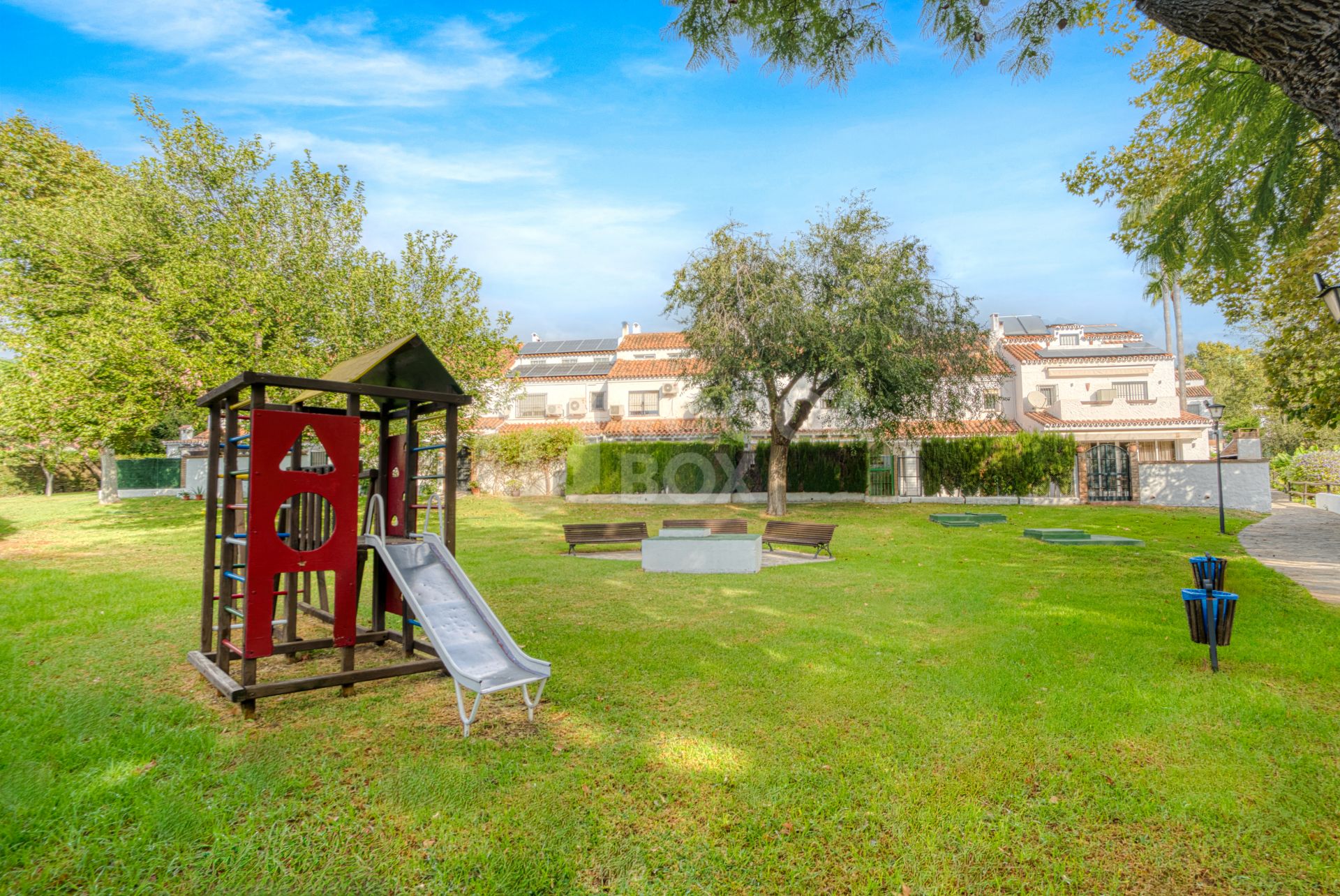 Reform Opportunity - South facing, three bedroom townhouse located in the sought-after gated community of El Capricho on Marbella’s Golden Mile