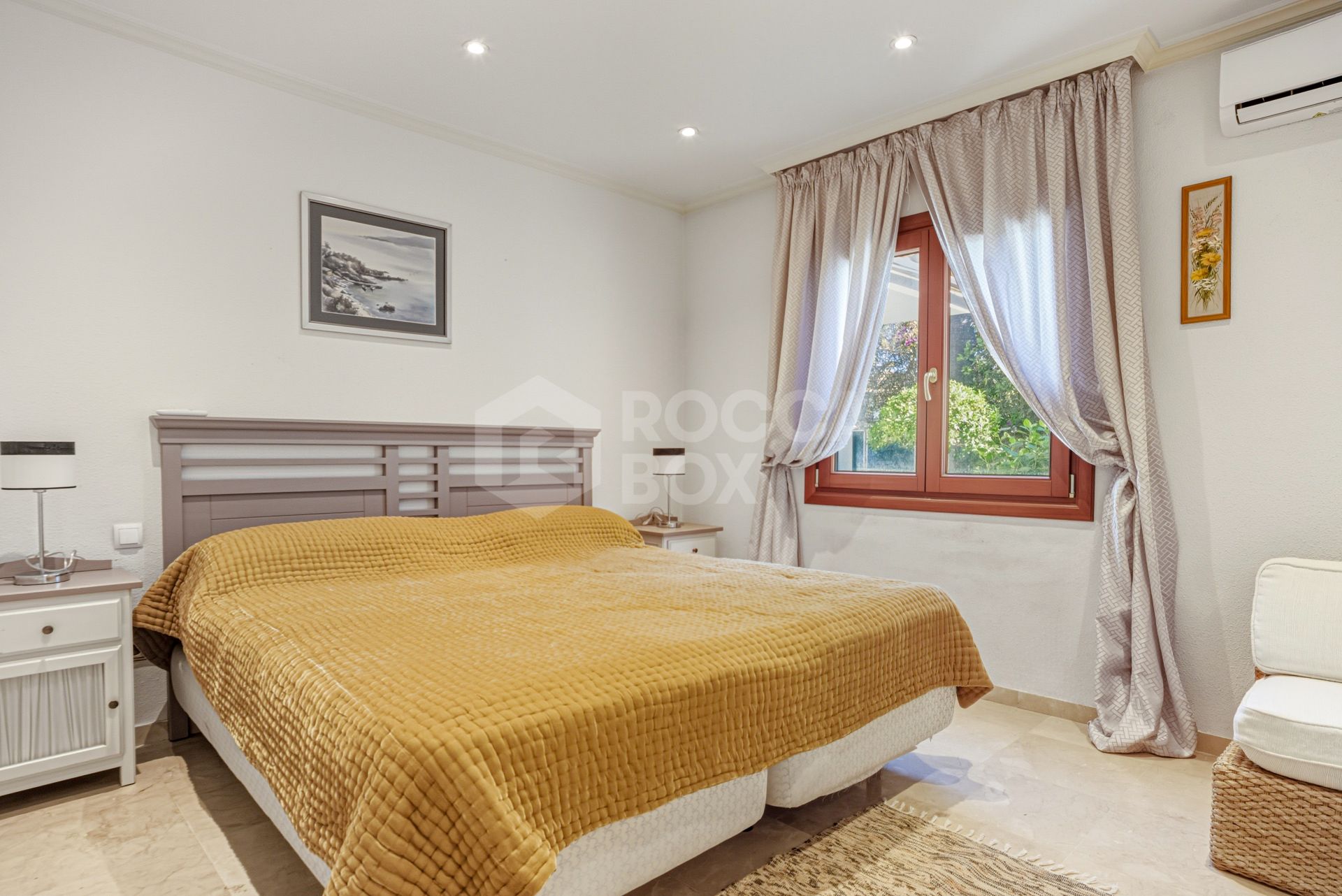 Elegant, southeast facing five bedroom Villa located on the New Golden Mile in Estepona, just steps from the beach