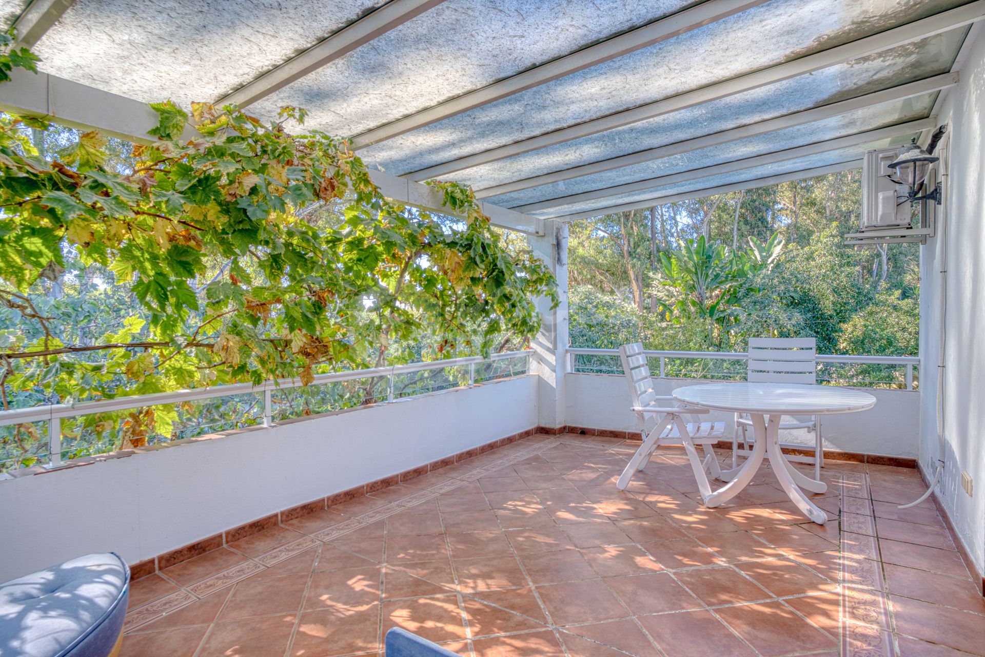 Elegant, southeast facing five bedroom Villa located on the New Golden Mile in Estepona, just steps from the beach